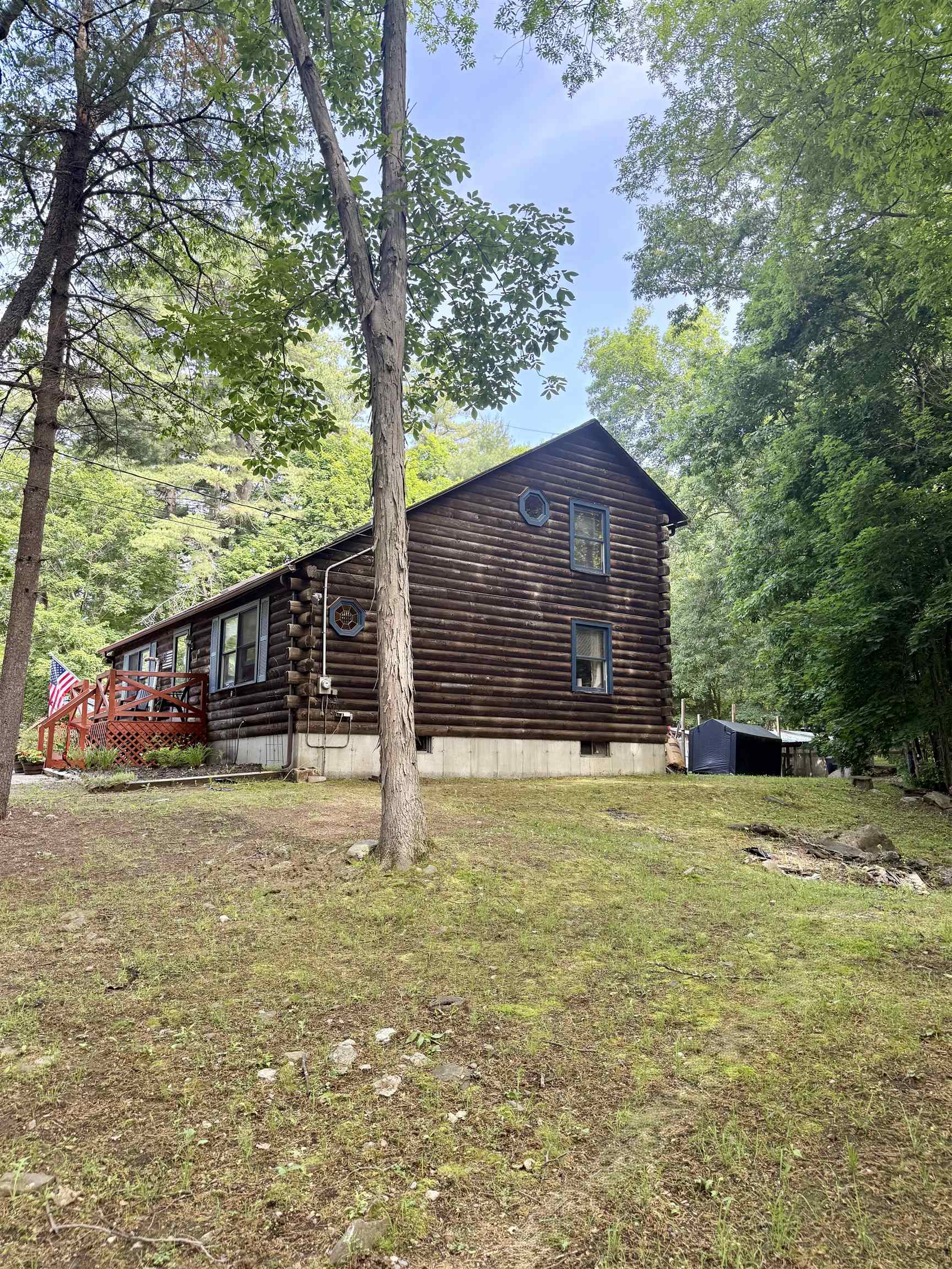 83 Main St, Sandown, NH 03873