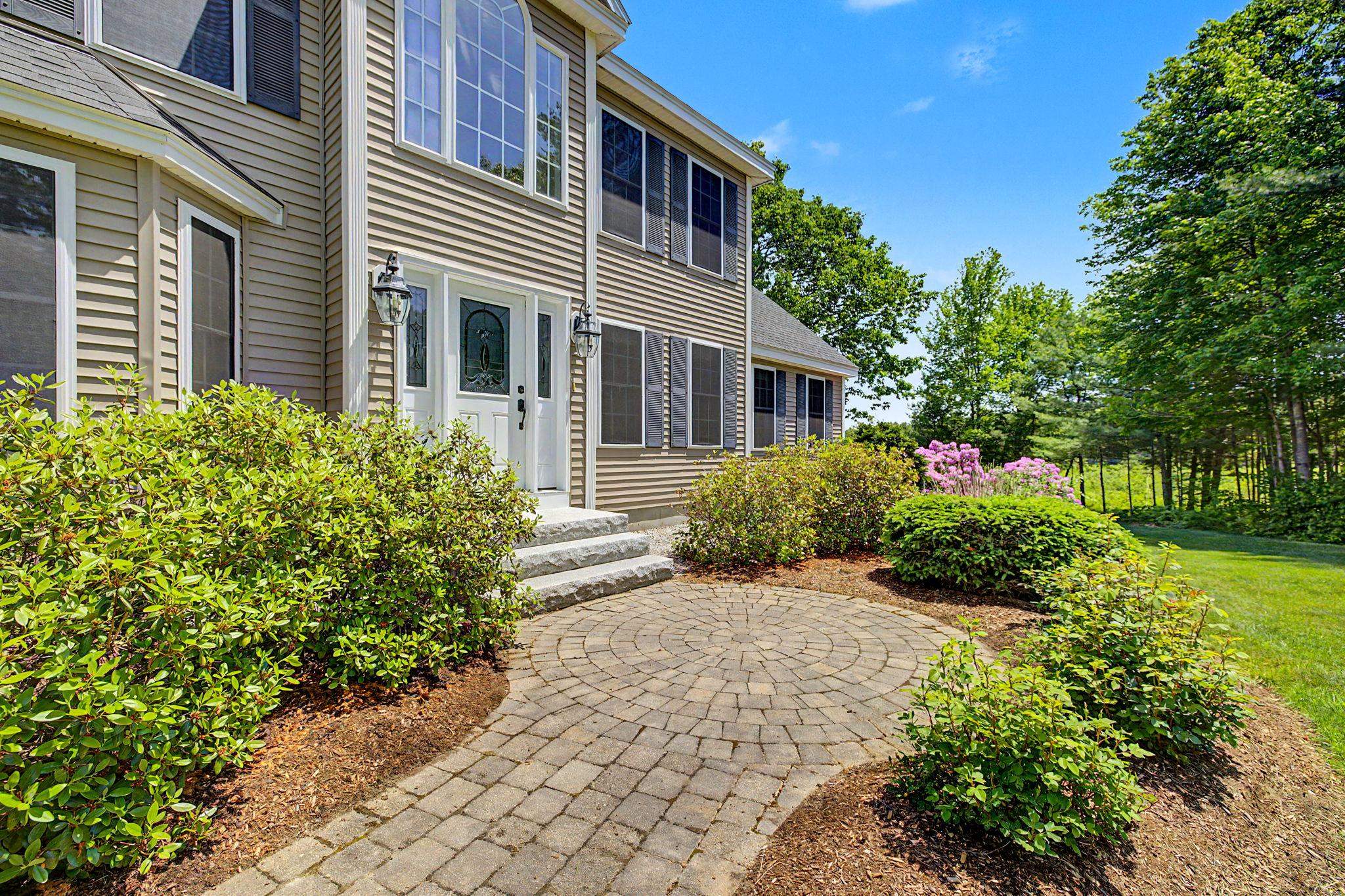 92 Mallard Dr, Alton, NH 03809