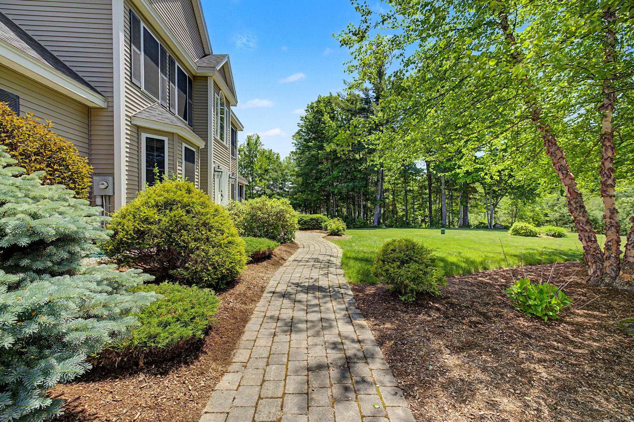 92 Mallard Dr, Alton, NH 03809