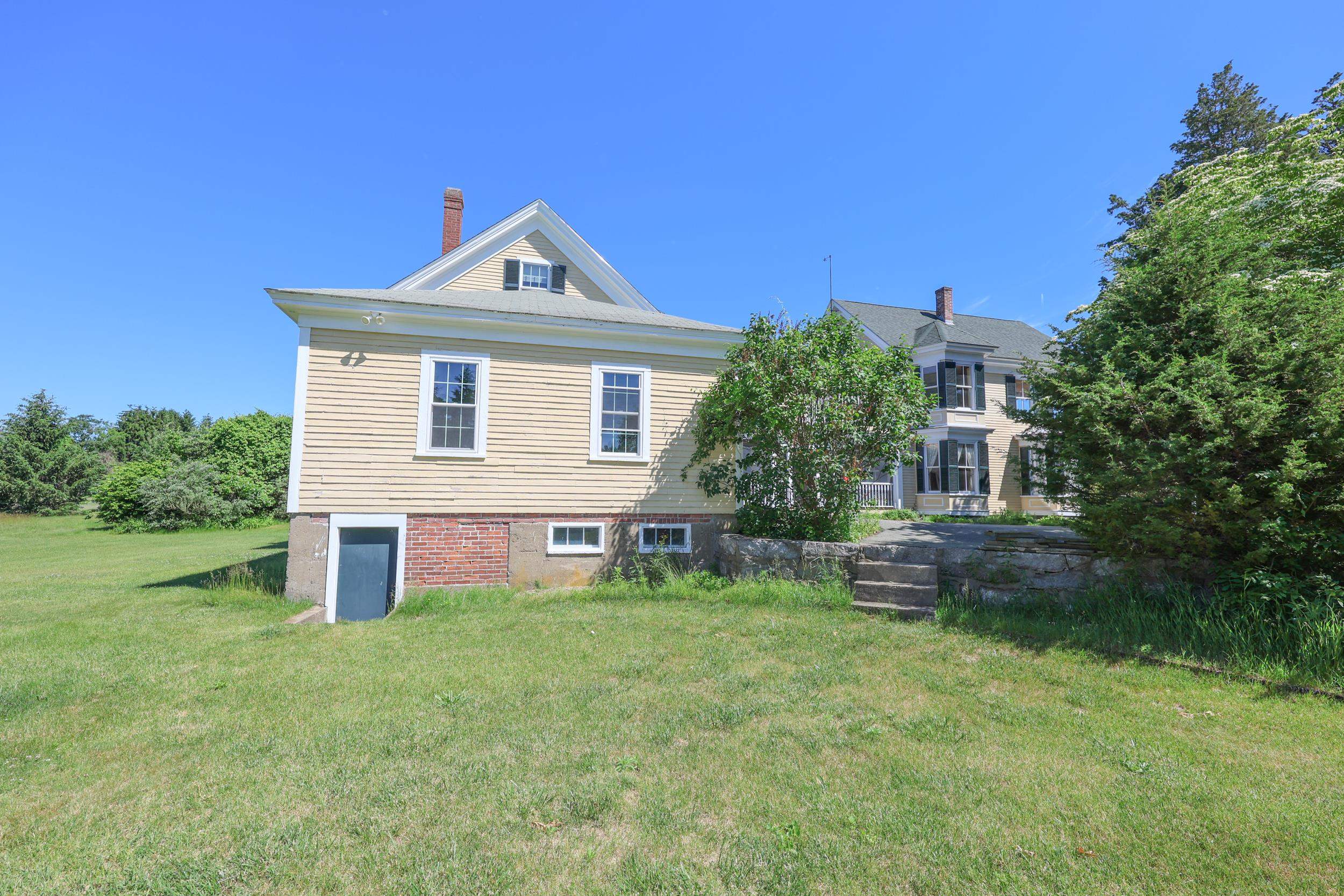 34 Post Rd #3, North Hampton, NH 03862