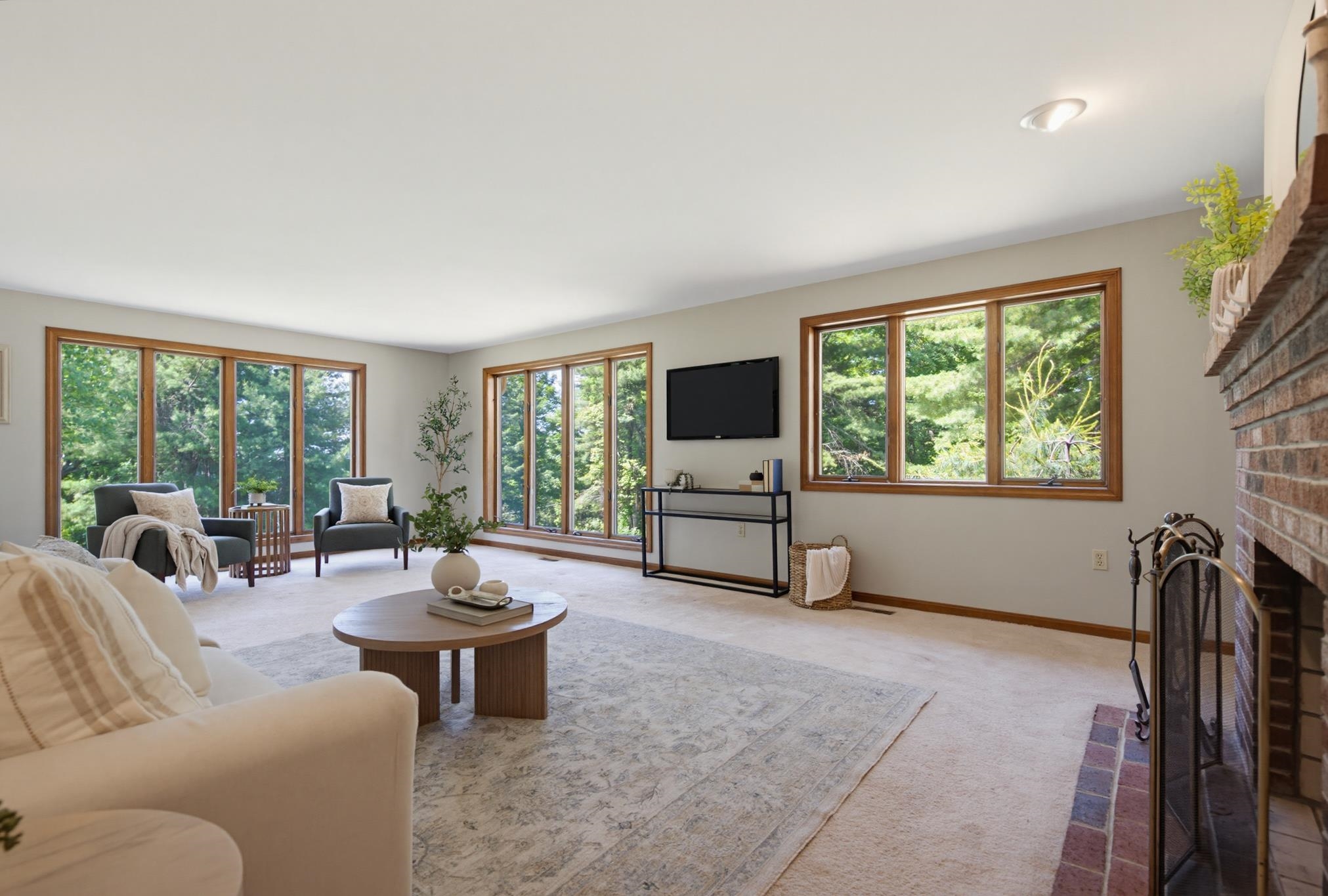 77A Christian Hill Rd, Amherst, NH 03031
