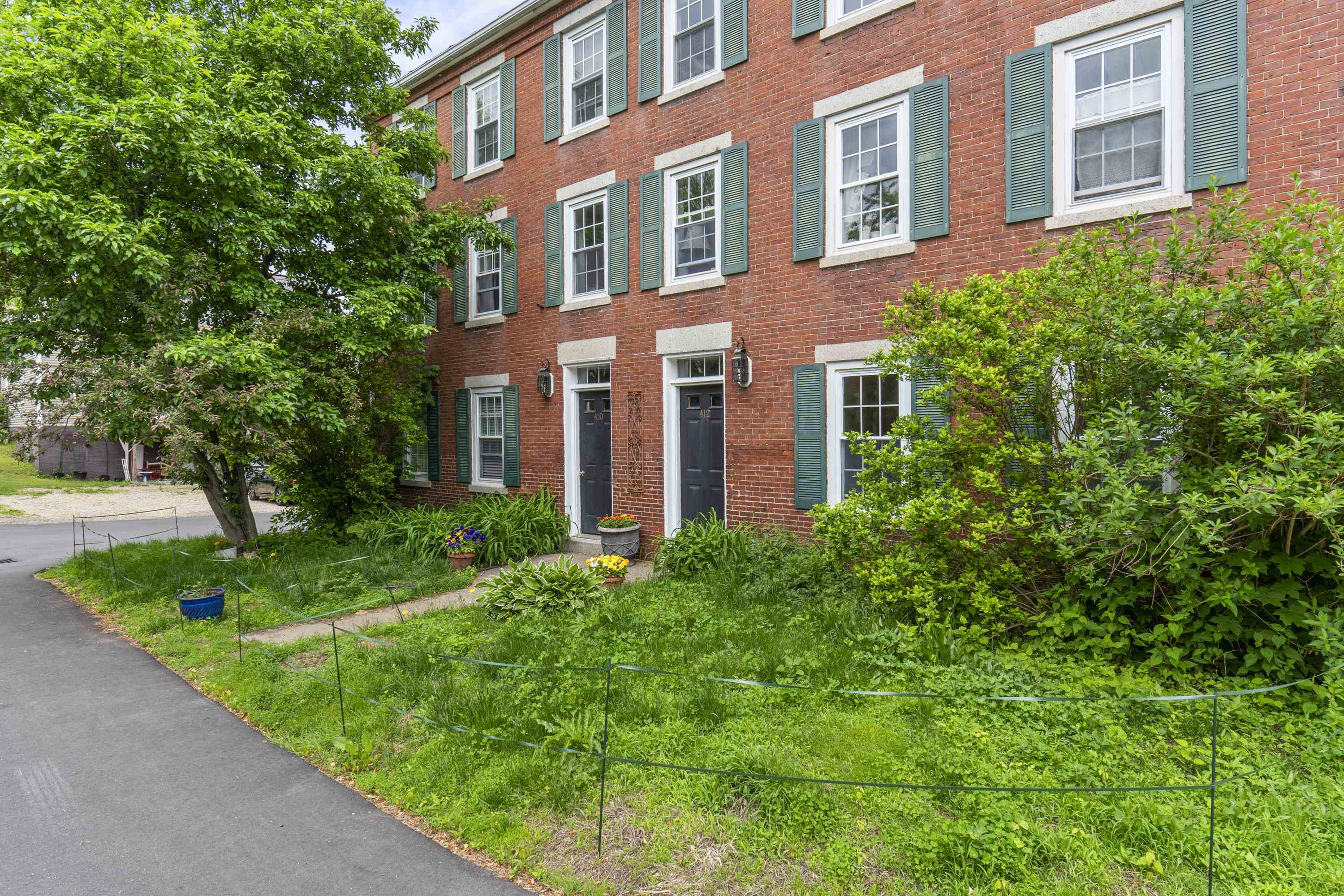 412 2nd St #1, Rollinsford, NH 03869