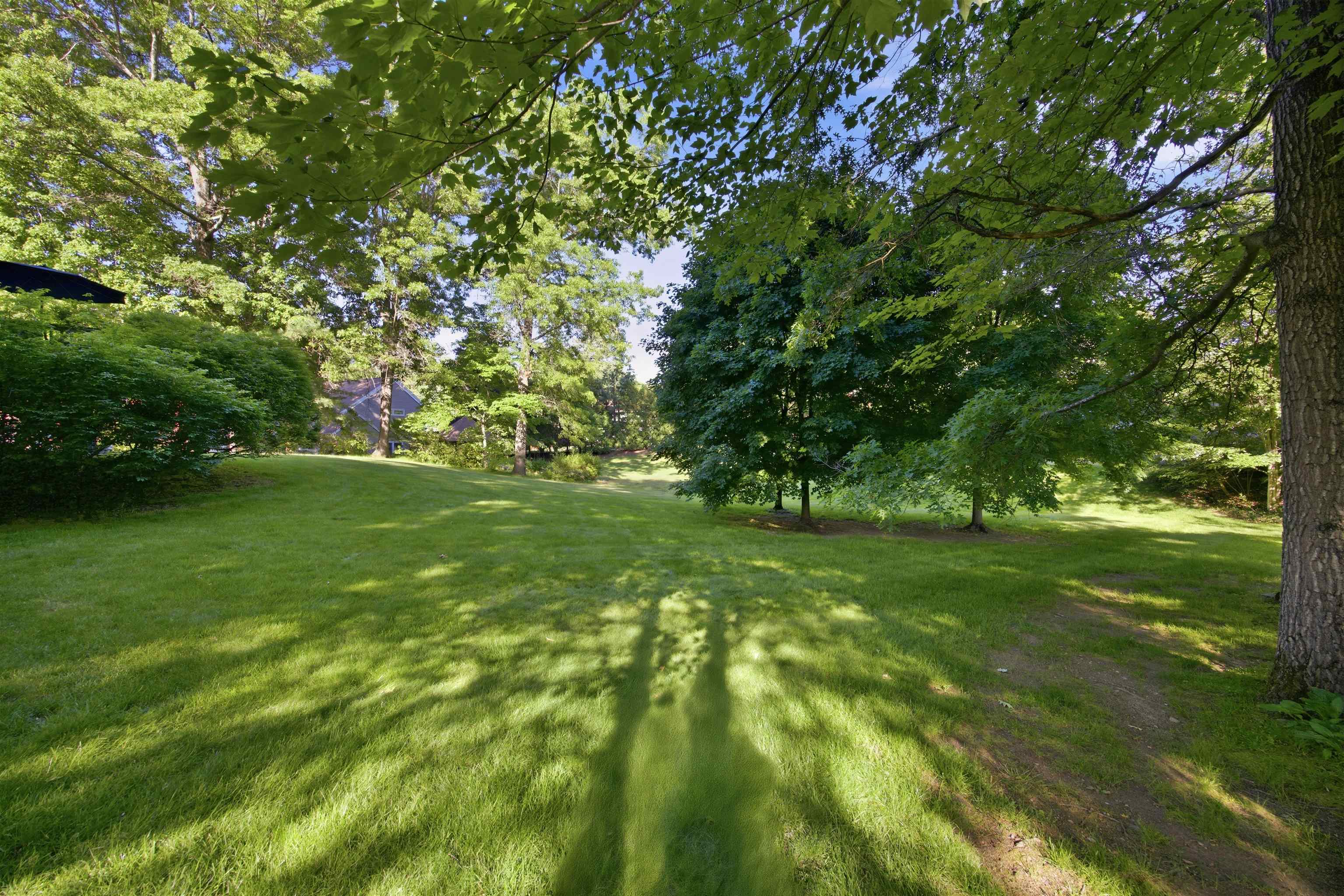 8 Bennington Rd, Nashua, NH 03064