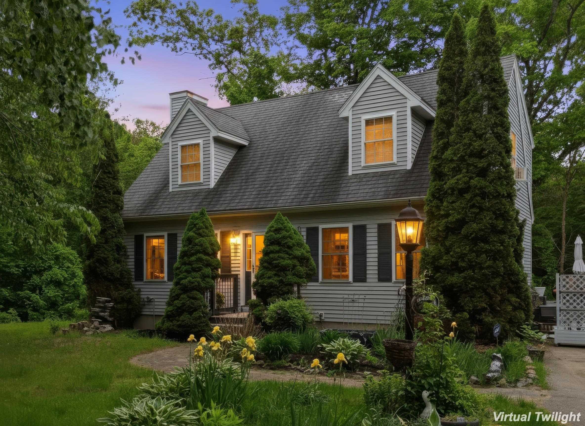 4 Norris Farm Rd, Raymond, NH 03077