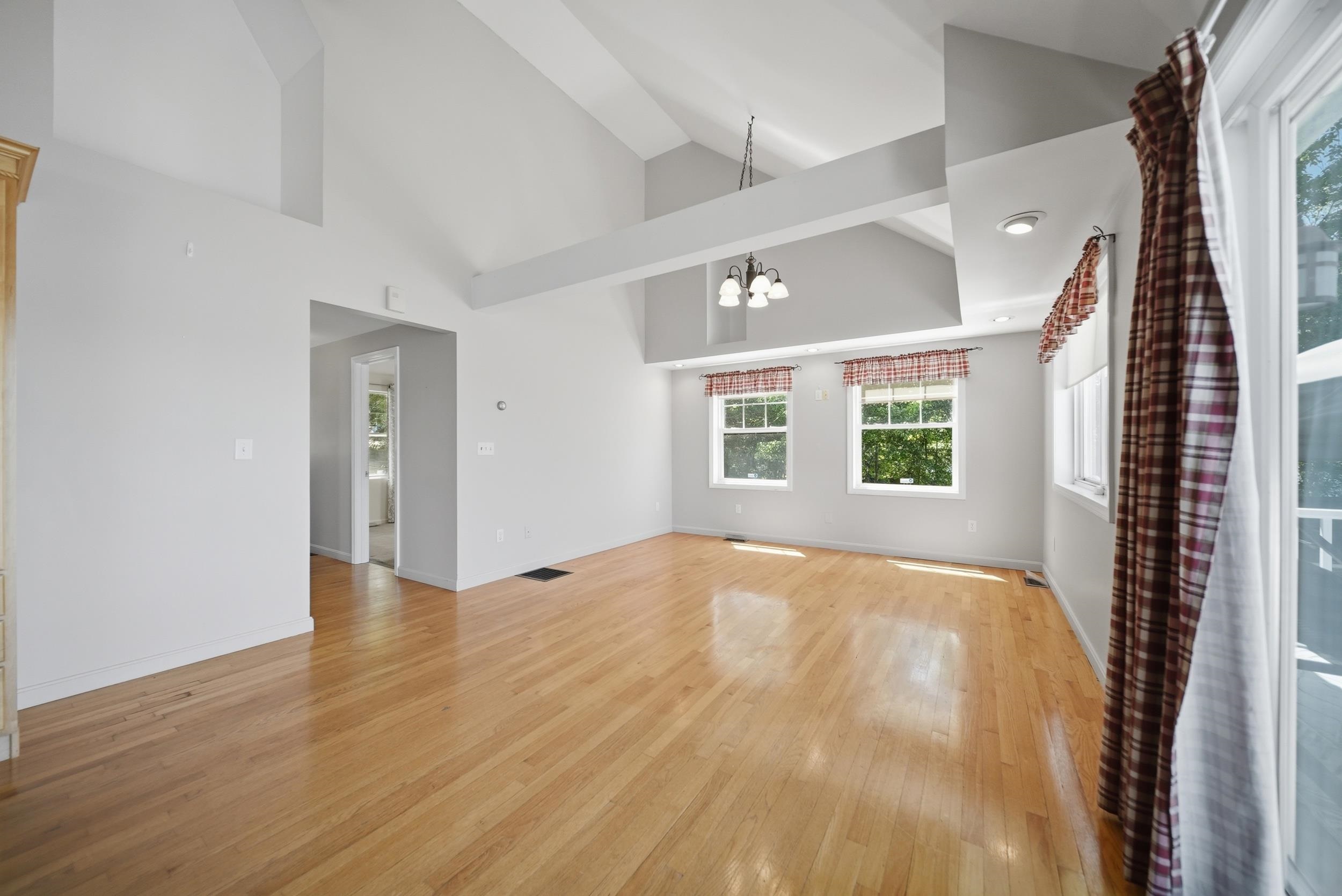 95 Lakeshore Dr, Gilmanton, NH 03227