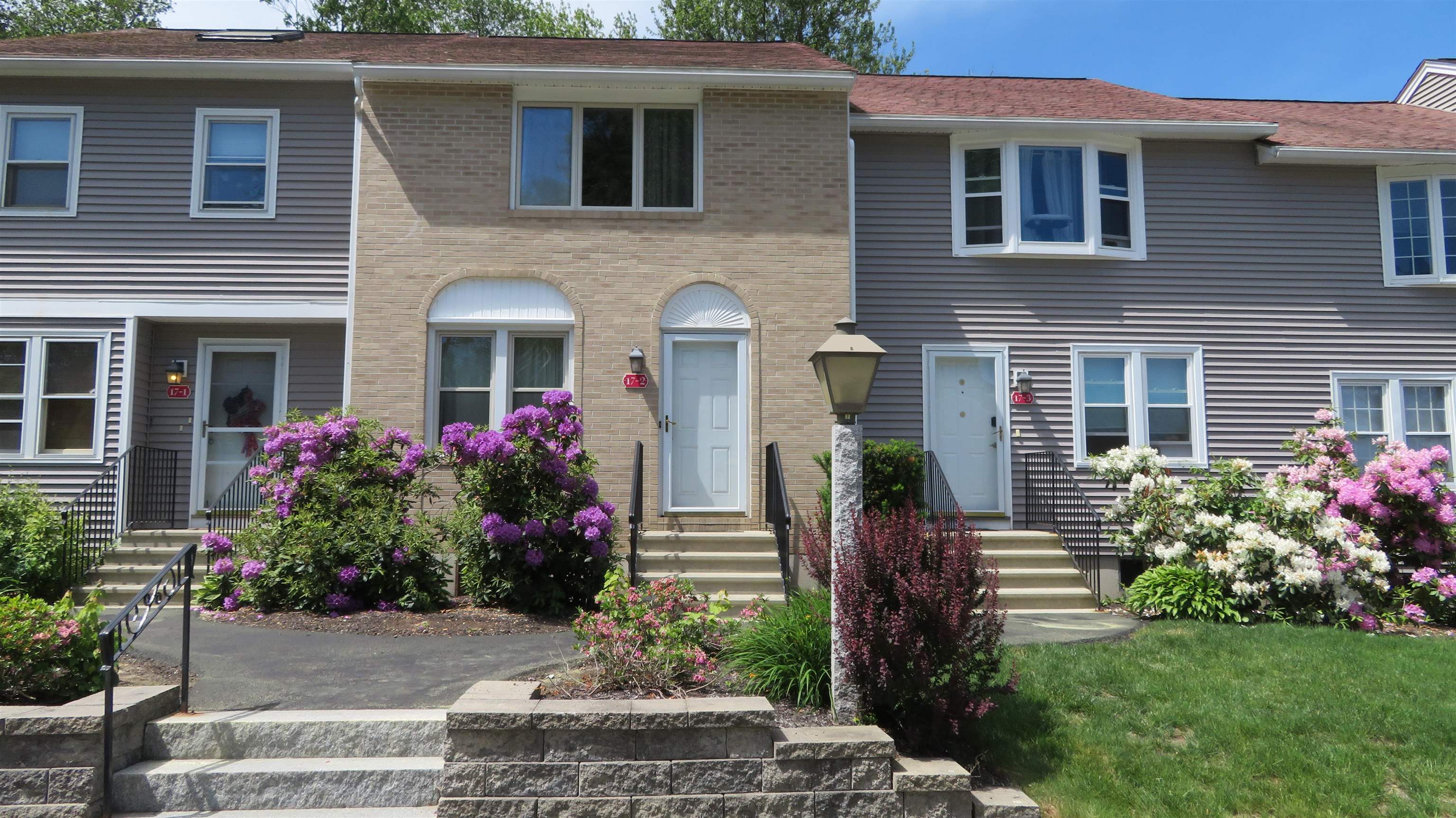 17 Oakwood Cir #2, Goffstown, NH 03045