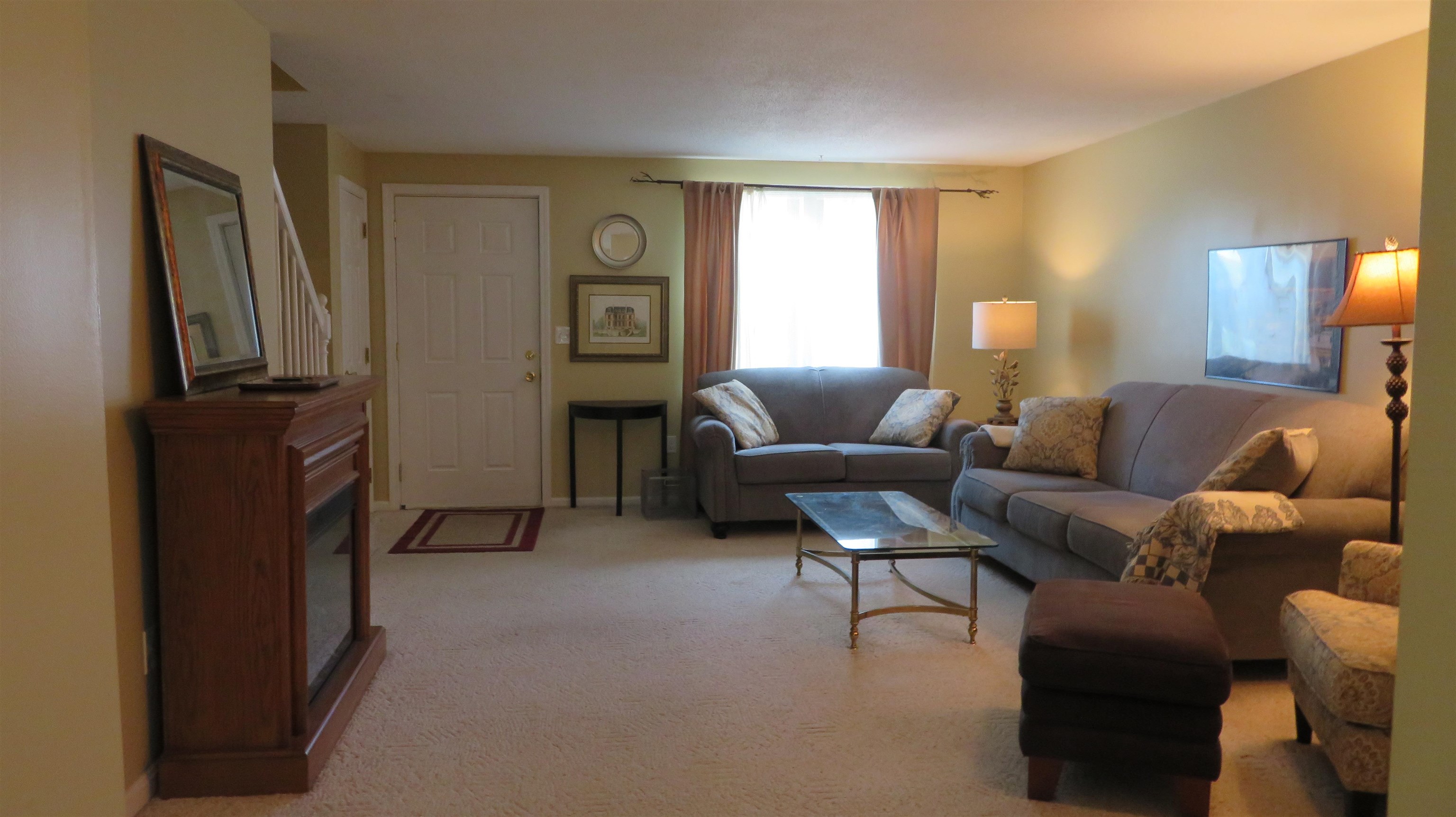 17 Oakwood Cir #2, Goffstown, NH 03045