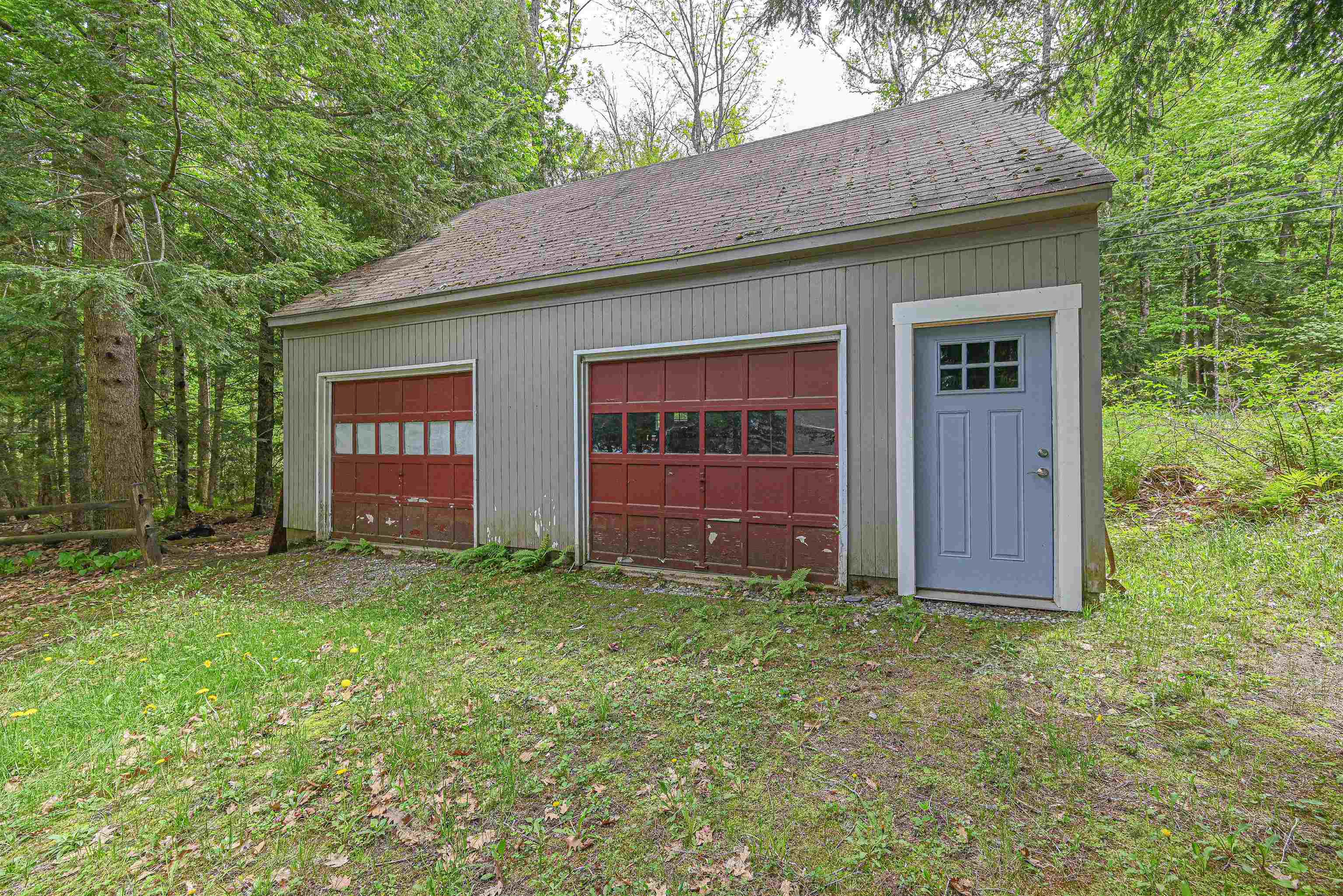 2-Car 2-Story Garage 25491832