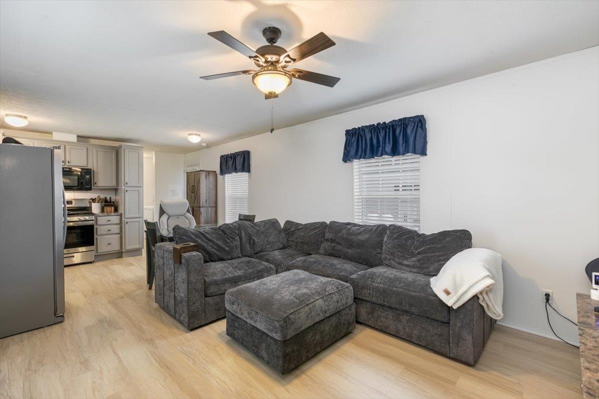 30 Kendall Pond Rd #90, Derry, NH 03038