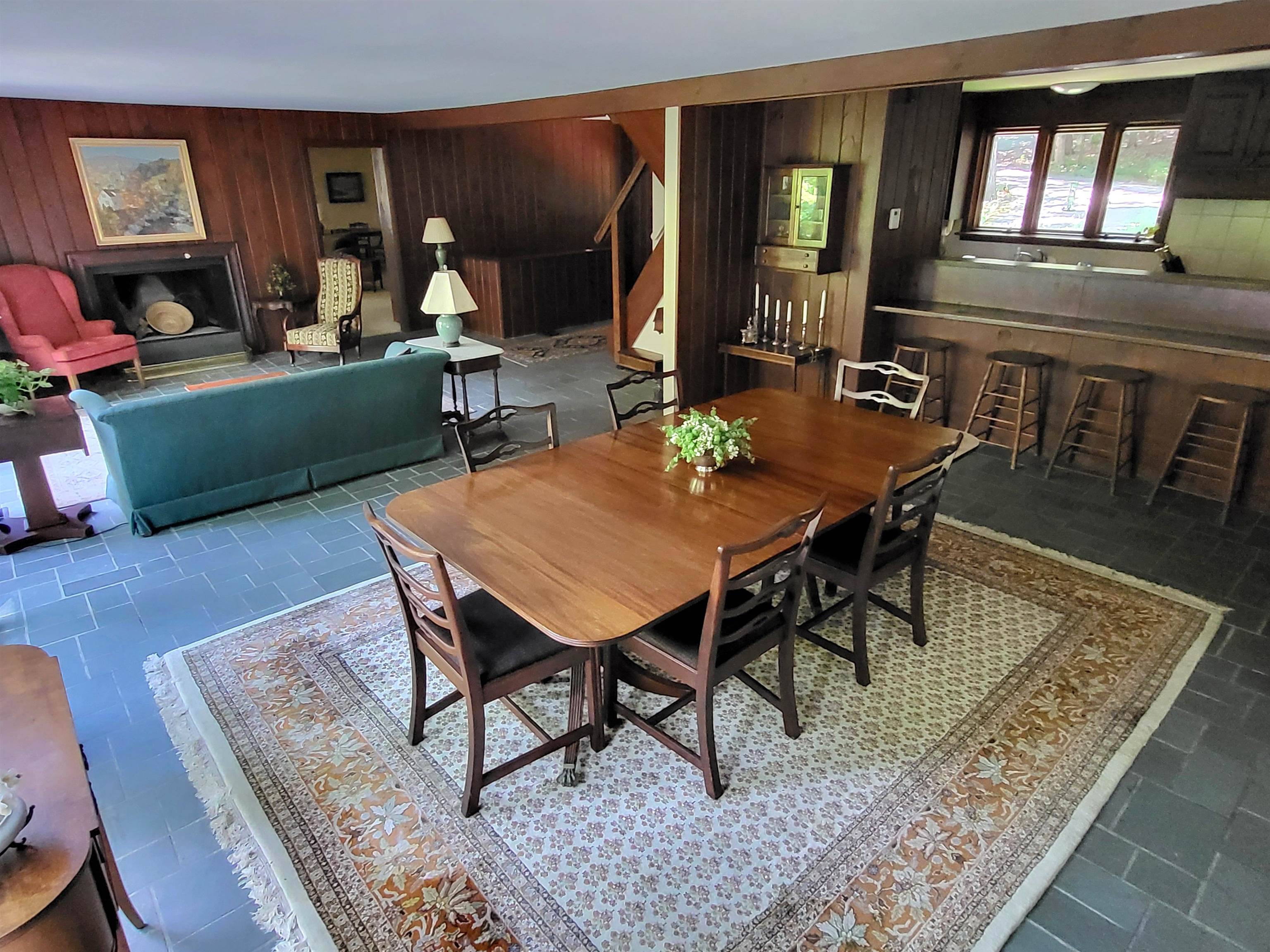 Main dining room 25863898