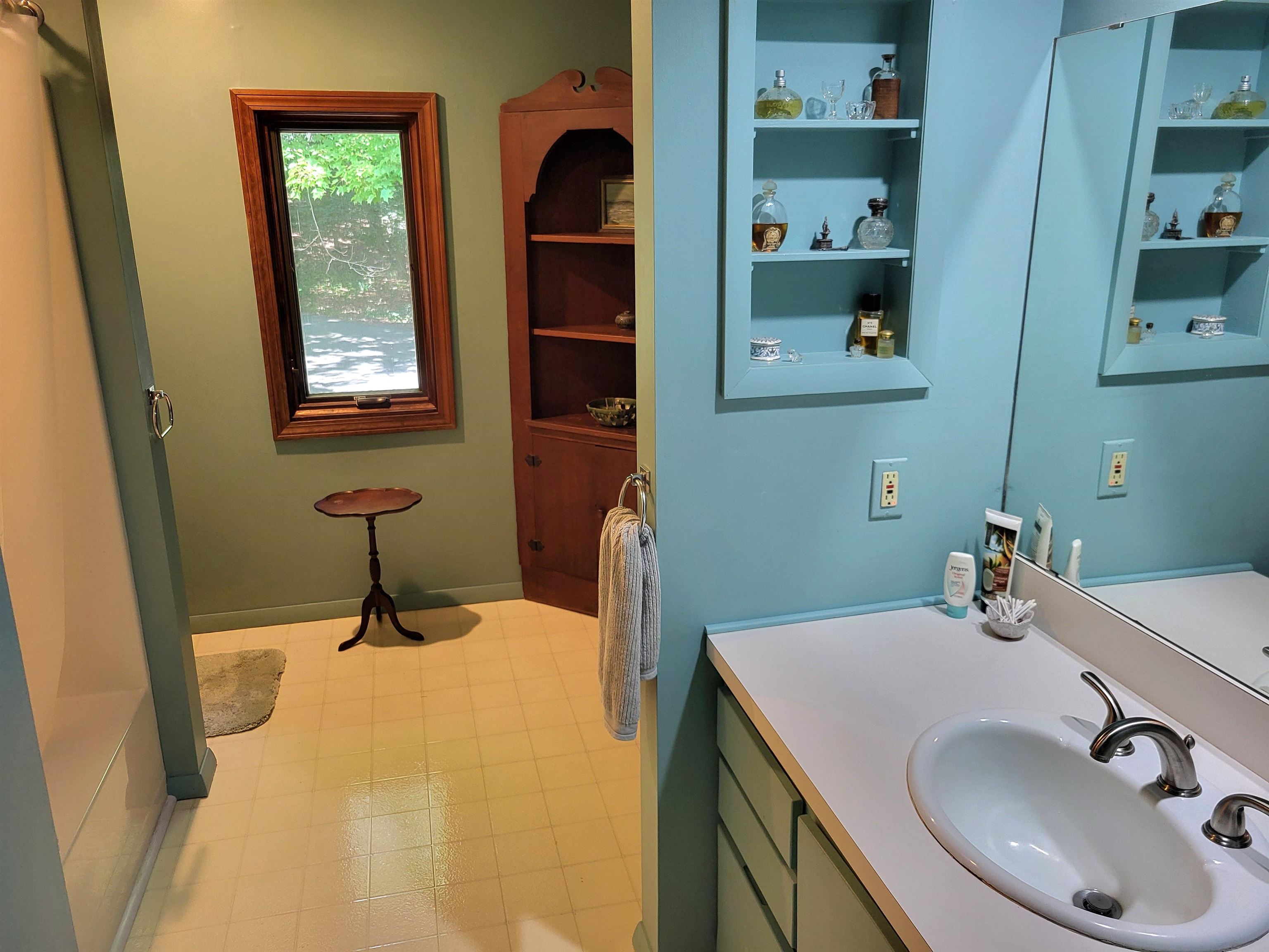 Master bathroom 25863853