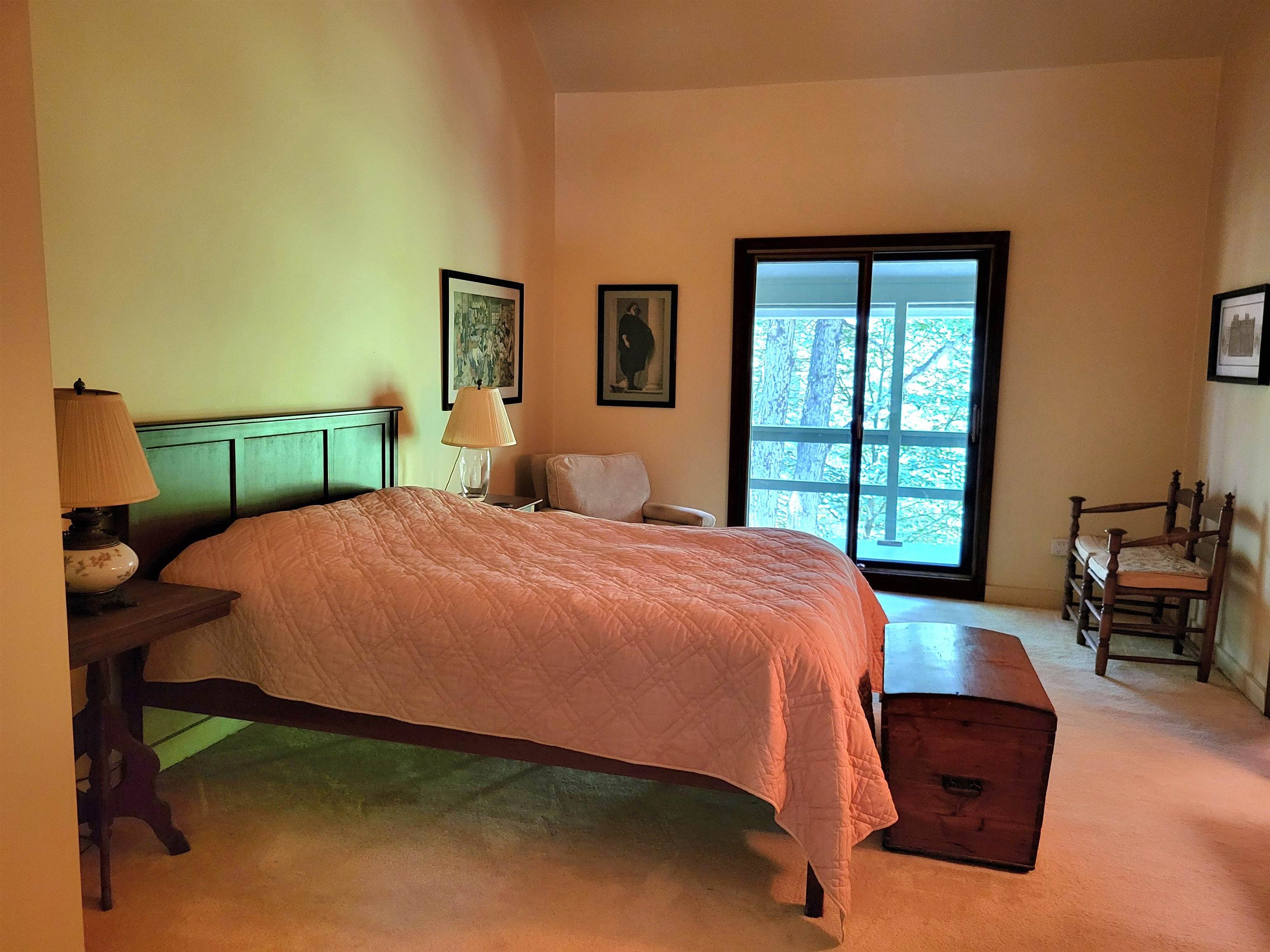 Master Bedroom 25863862