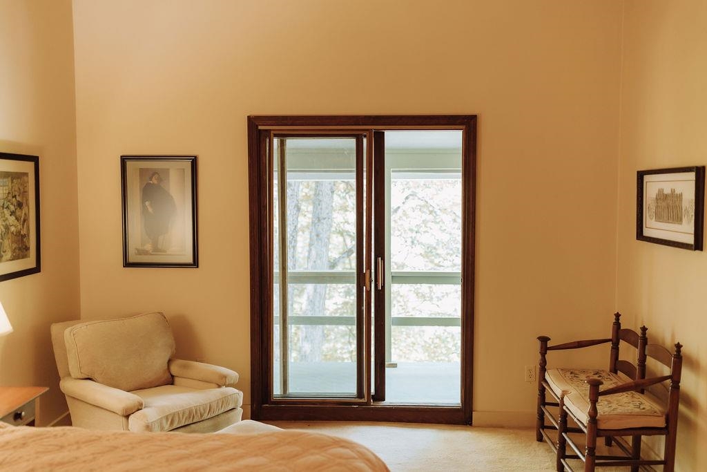 Master bedroom 25479735