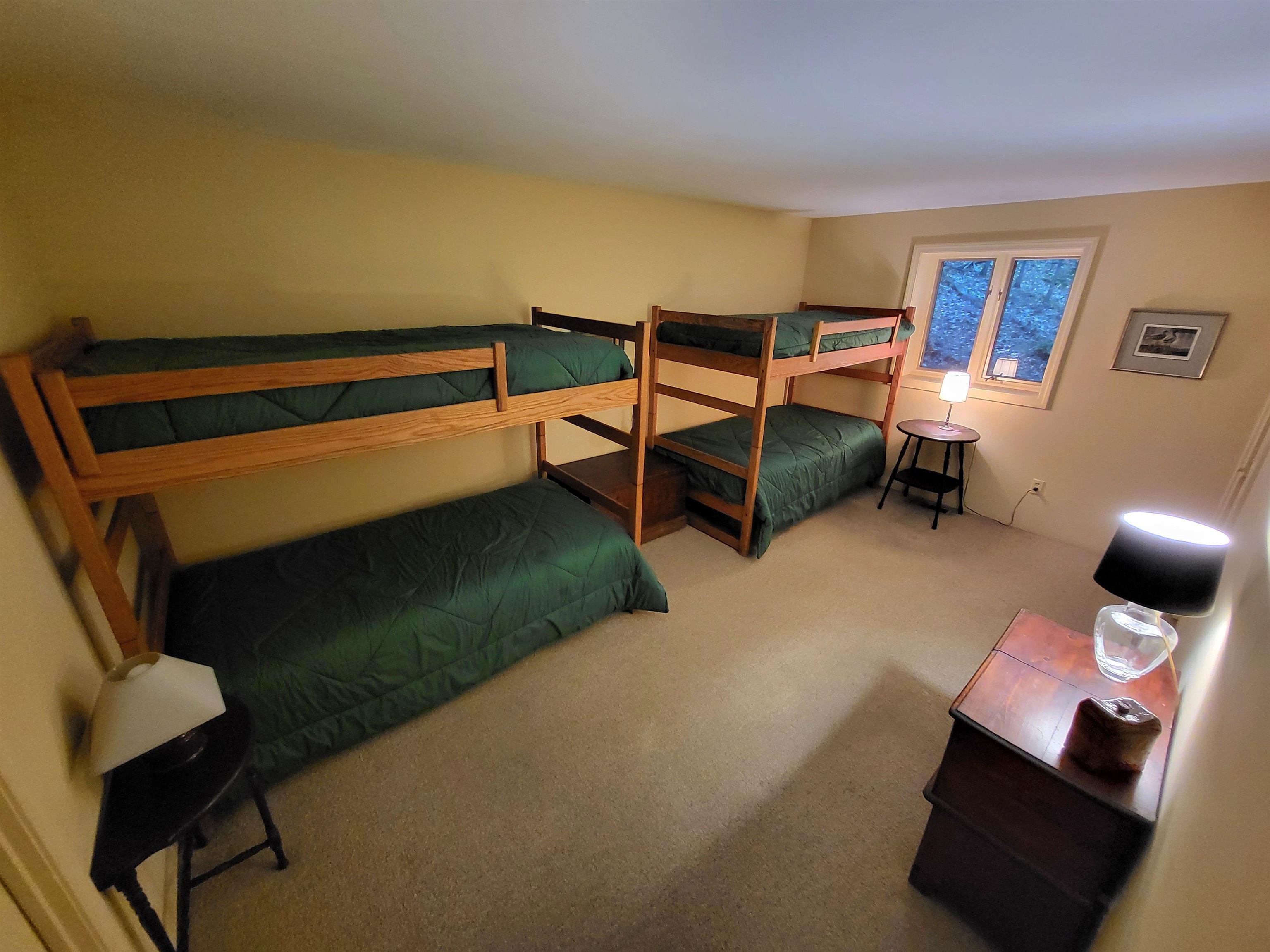 Basement bedroom 3/3 25482291