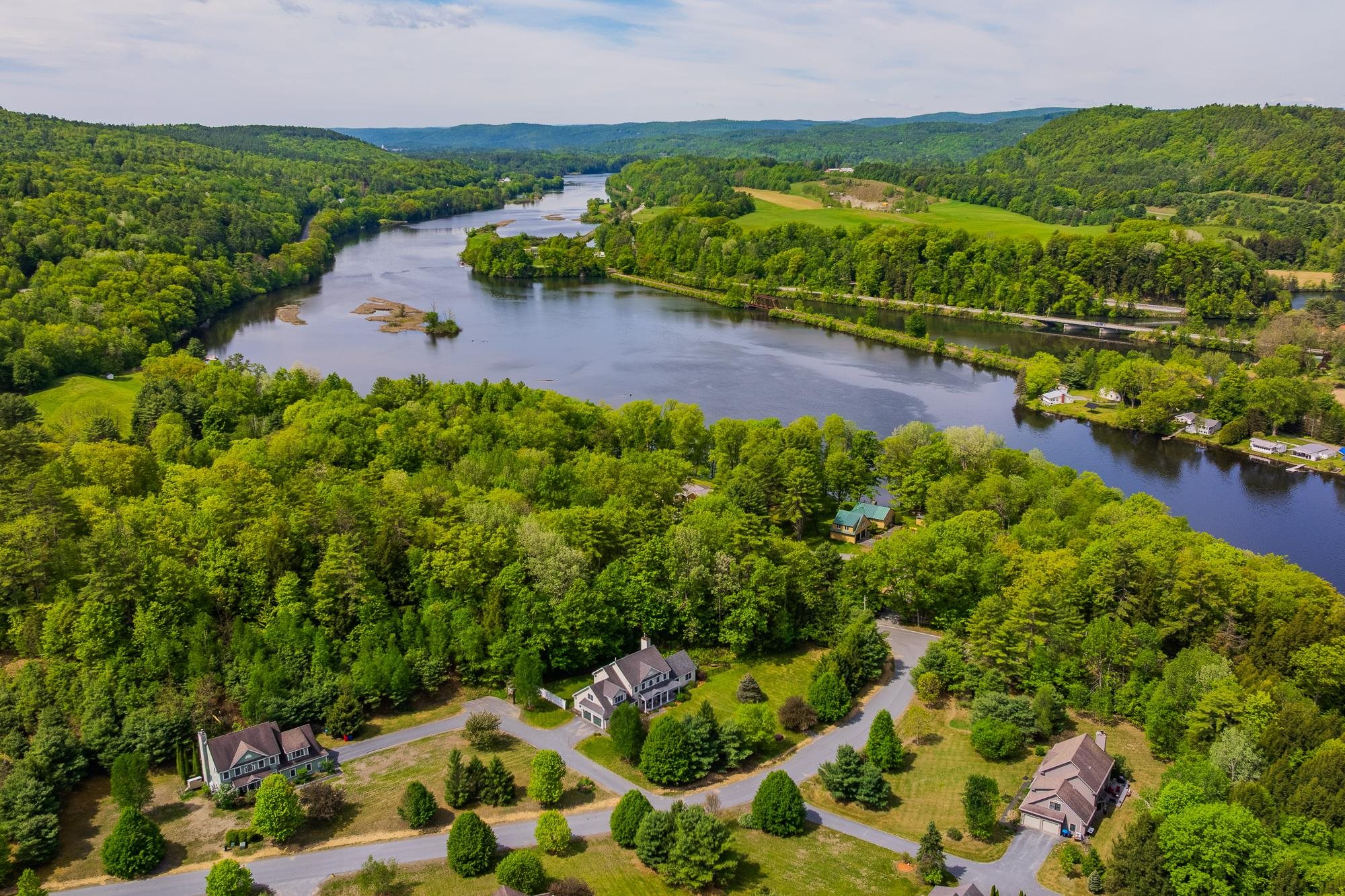 1 Purling Brooks Dr, Hanover, NH 03755