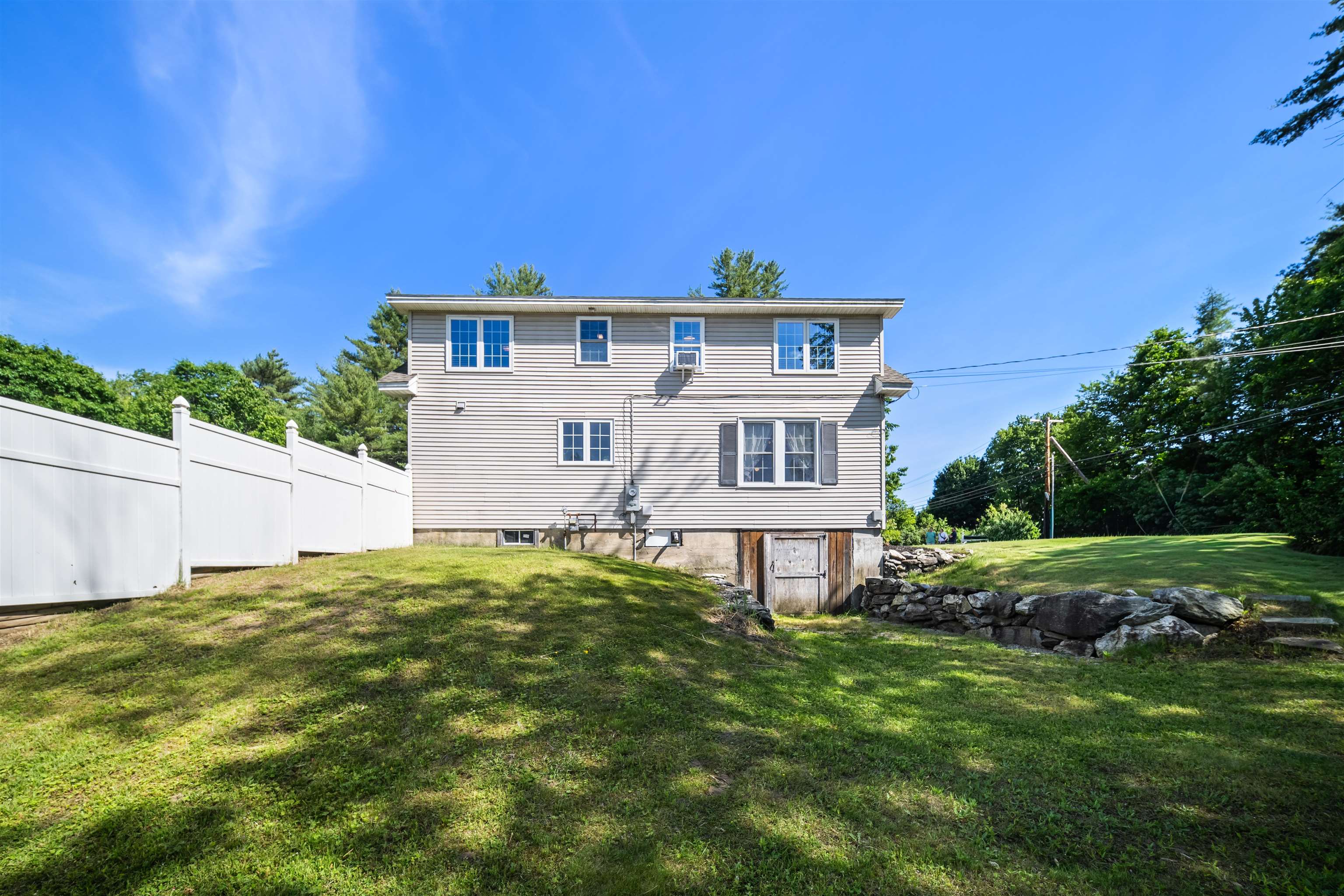 372 Mountain Rd, Concord, NH 03301