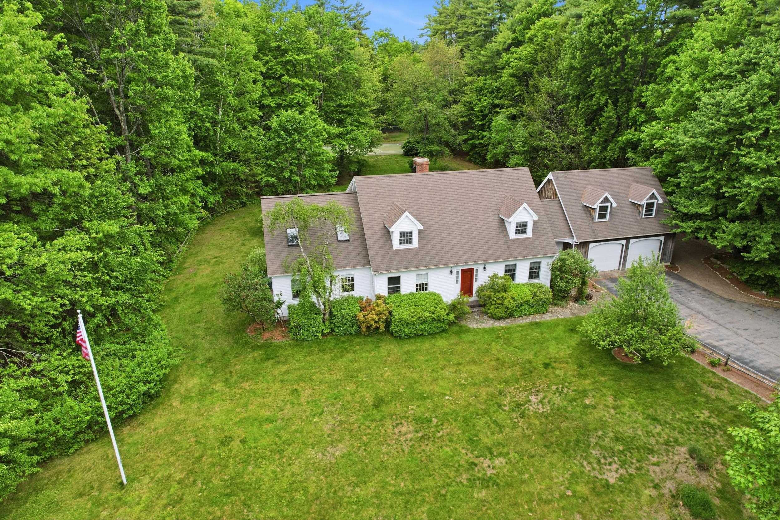 28 Island Rd, Deerfield, NH 03037