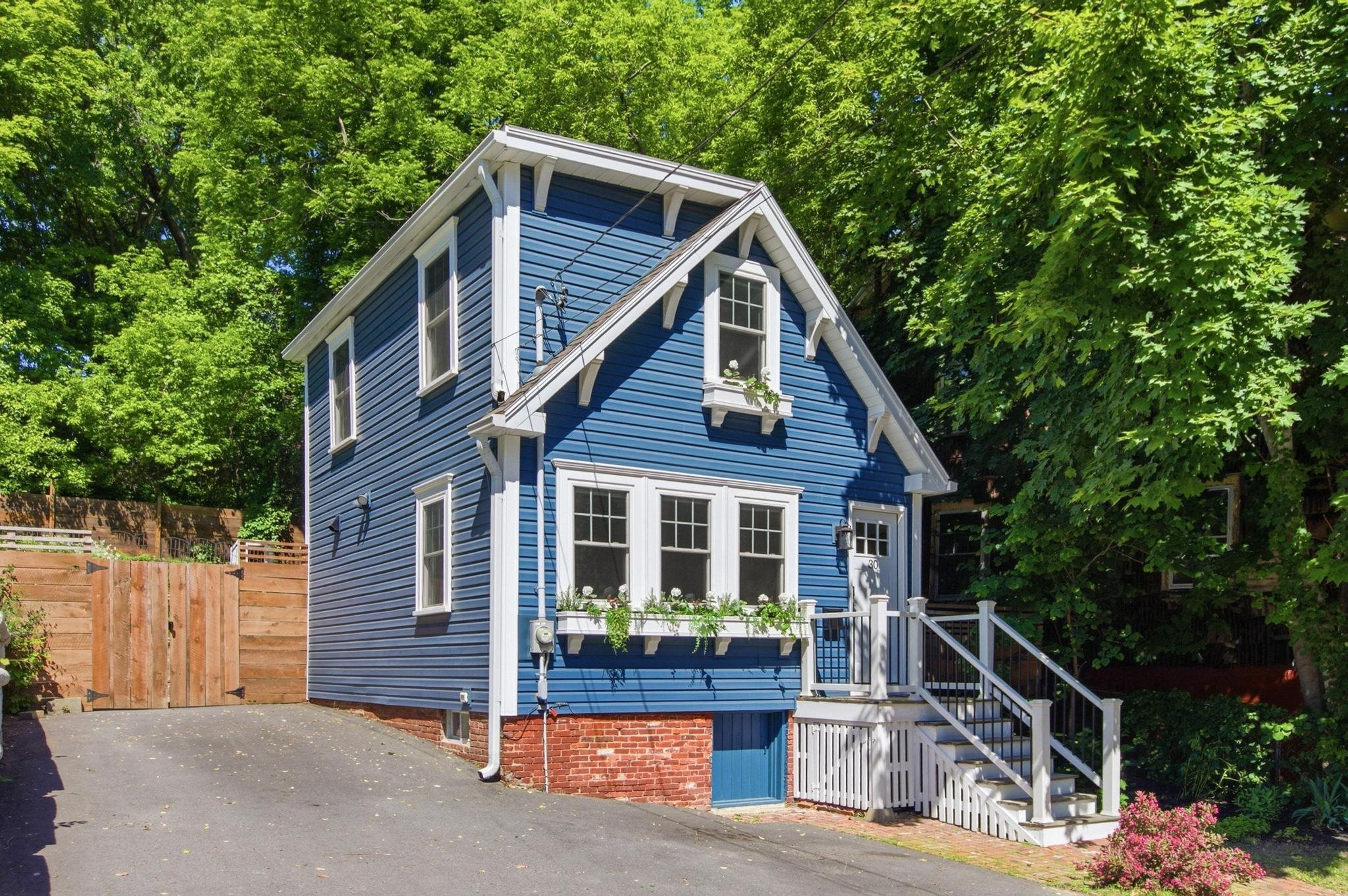 30 George St, Dover, NH 03820