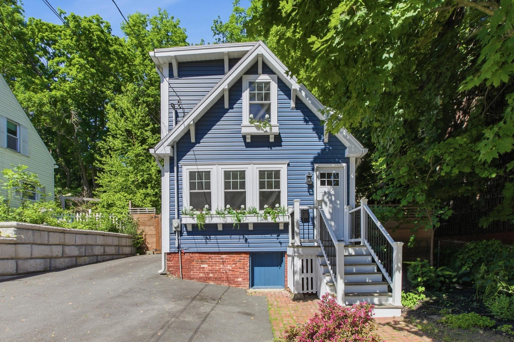 30 George St, Dover, NH 03820