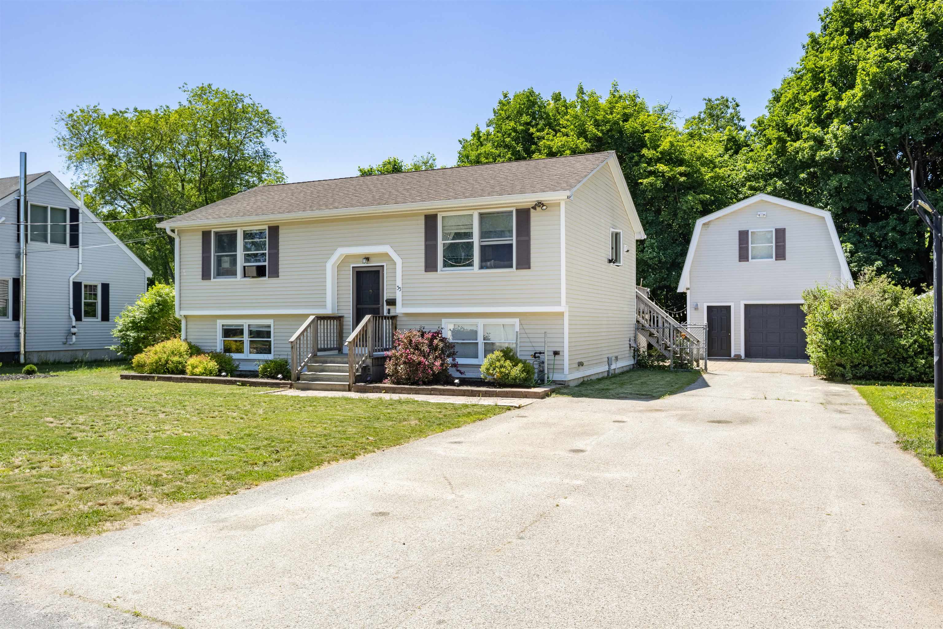 35 Western Ave, Rochester, NH 03867