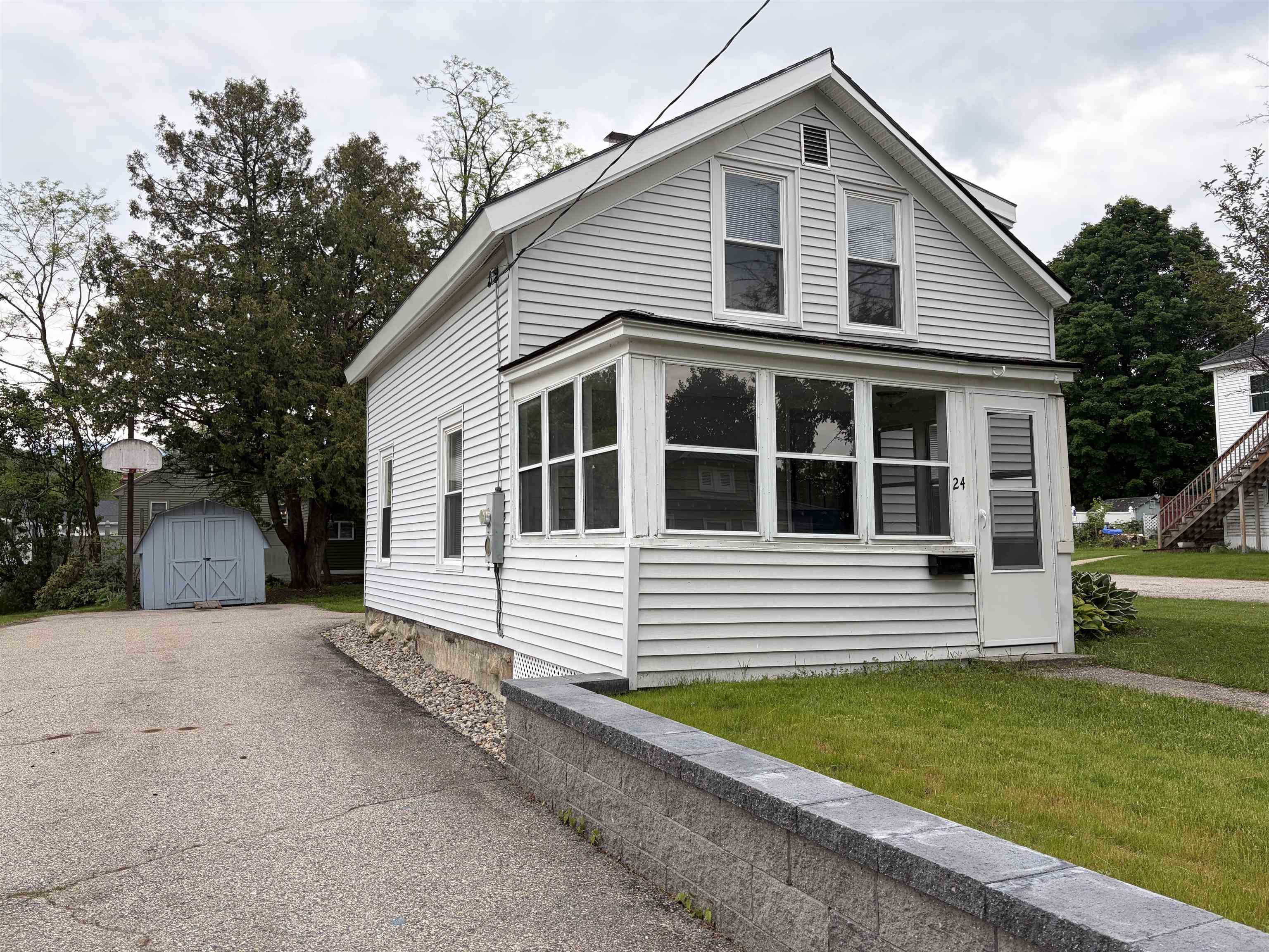 24 Pine St, Gorham, NH 03581