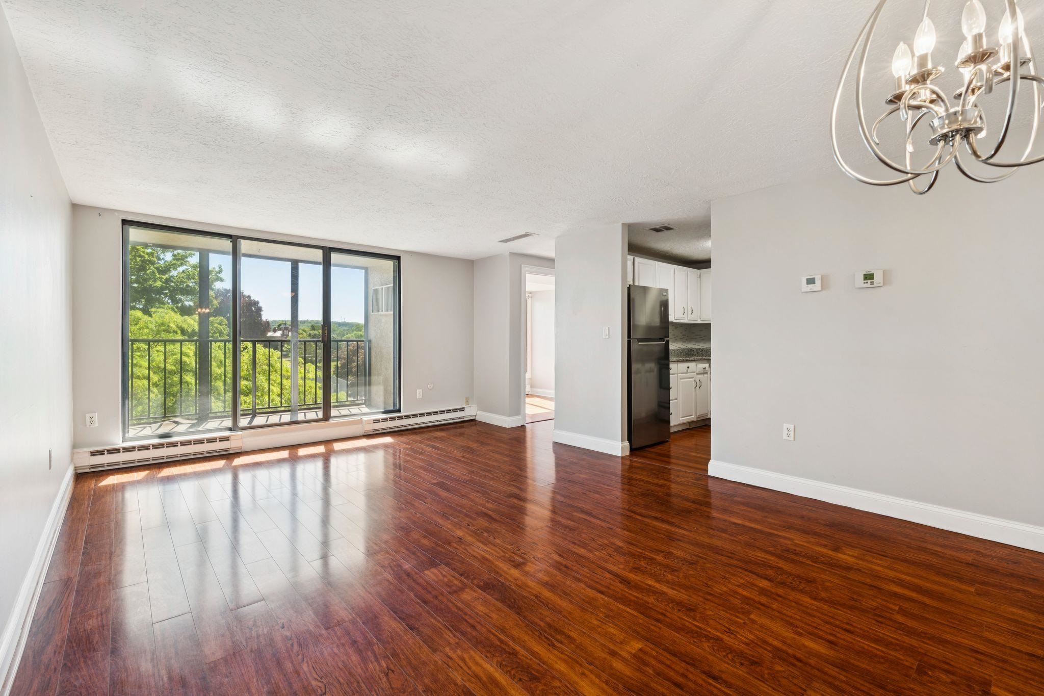 Manchester NH&nbsp;Condo for sale $$279,000 $365 per sq.ft.