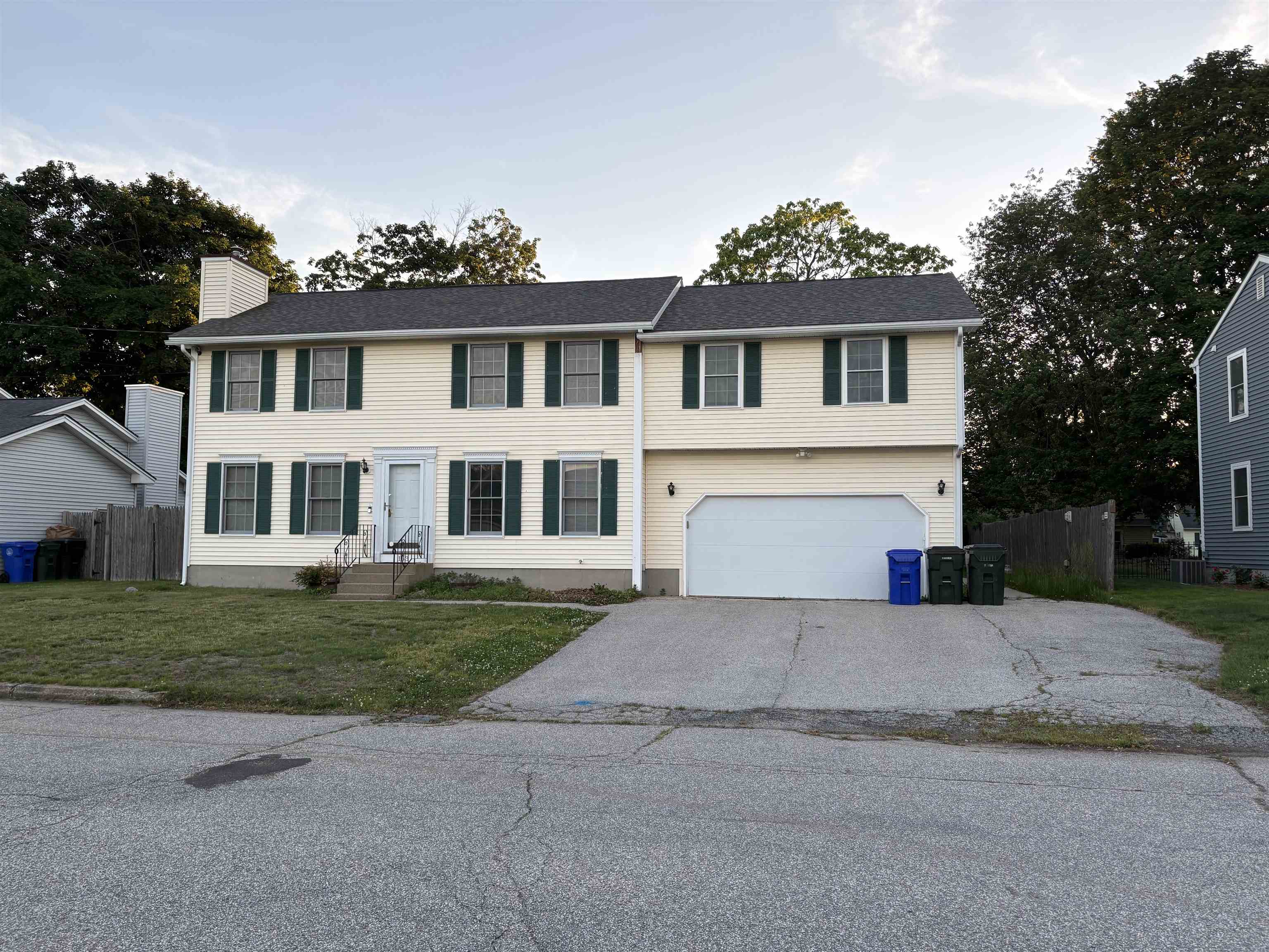 163 Wedgewood Ln, Manchester, NH 03109