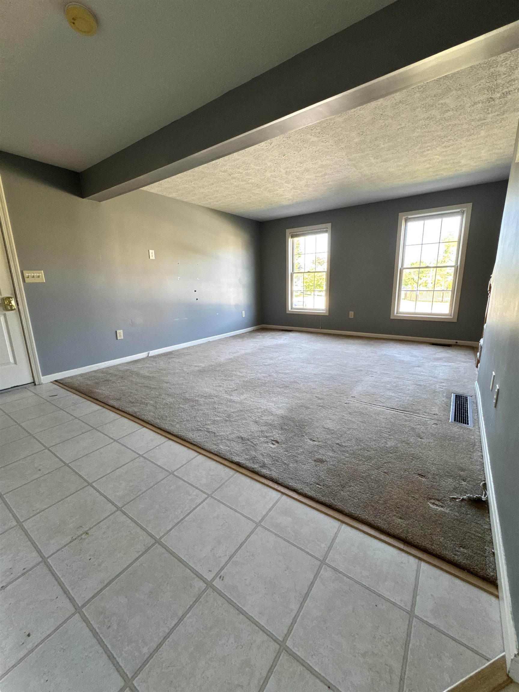 163 Wedgewood Ln, Manchester, NH 03109