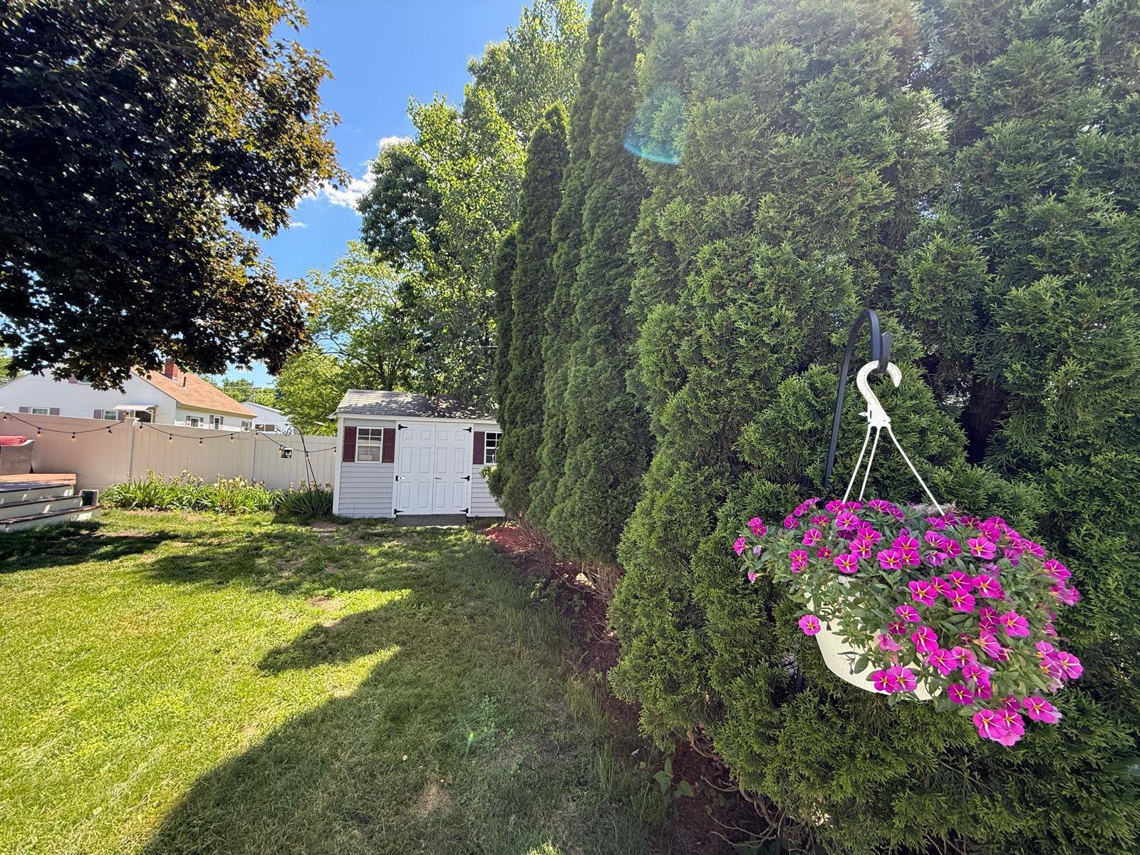 61 President Rd, Manchester, NH 03103