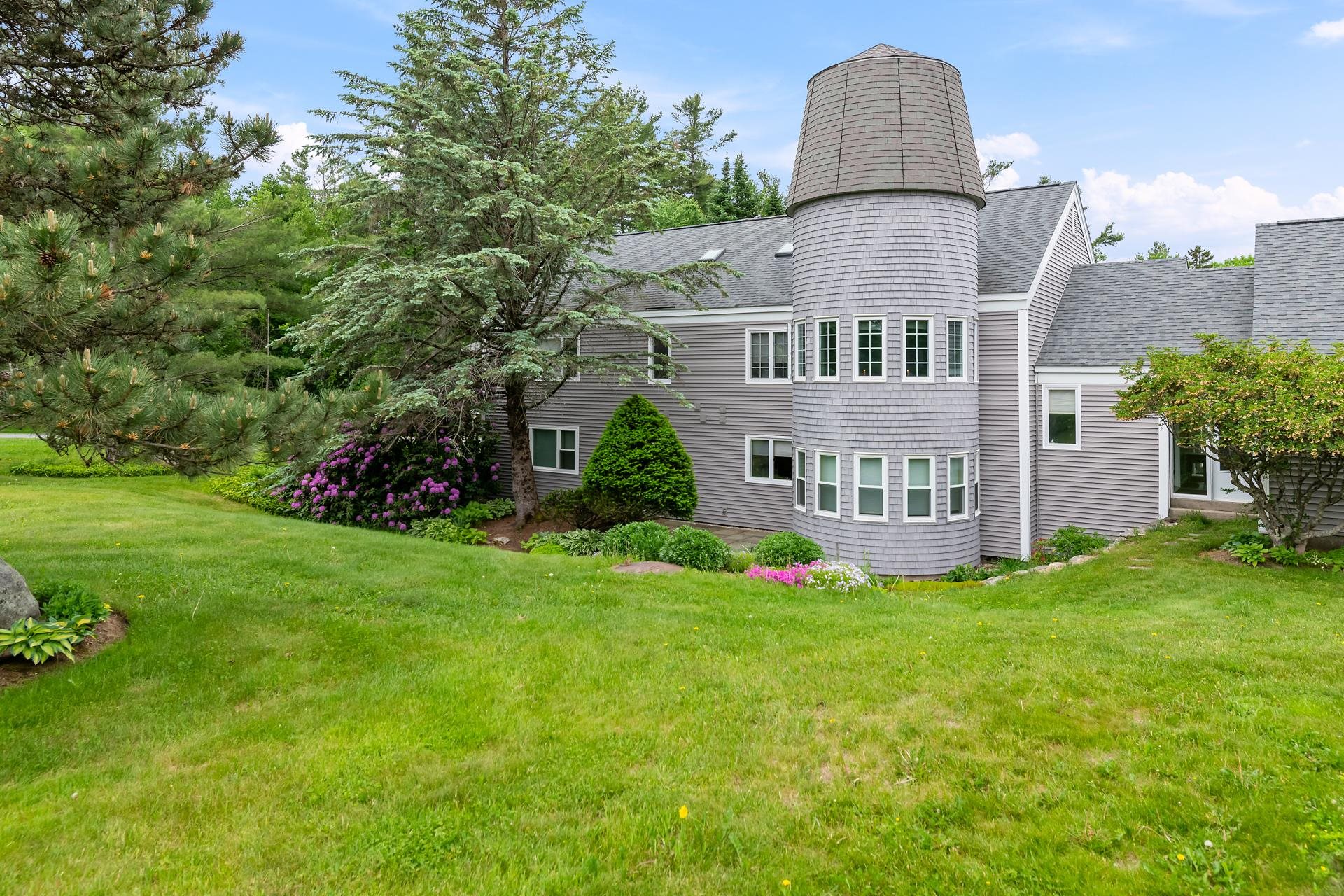 128 Hilltop Pl #128, New London, NH 03257