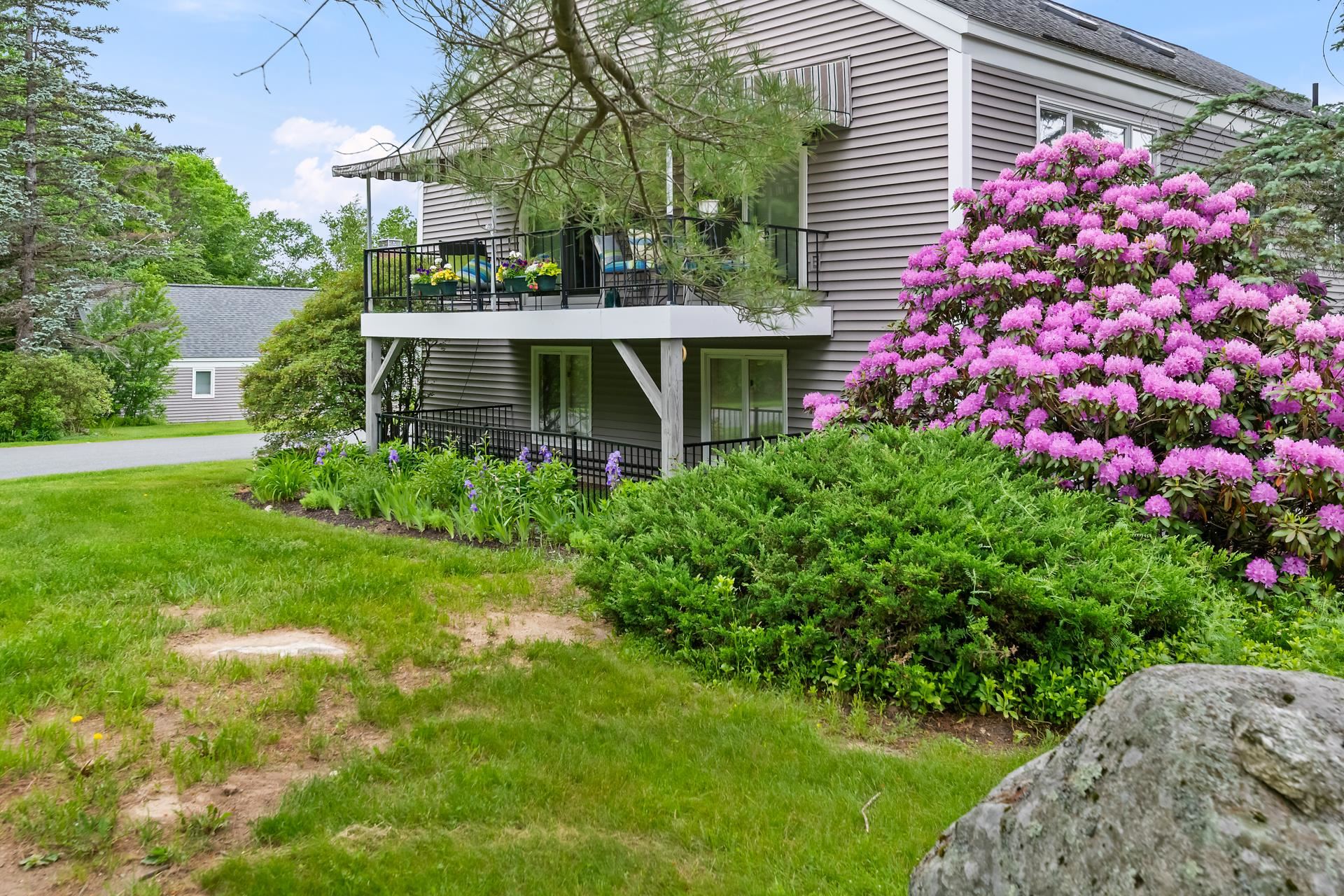 128 Hilltop Pl #128, New London, NH 03257