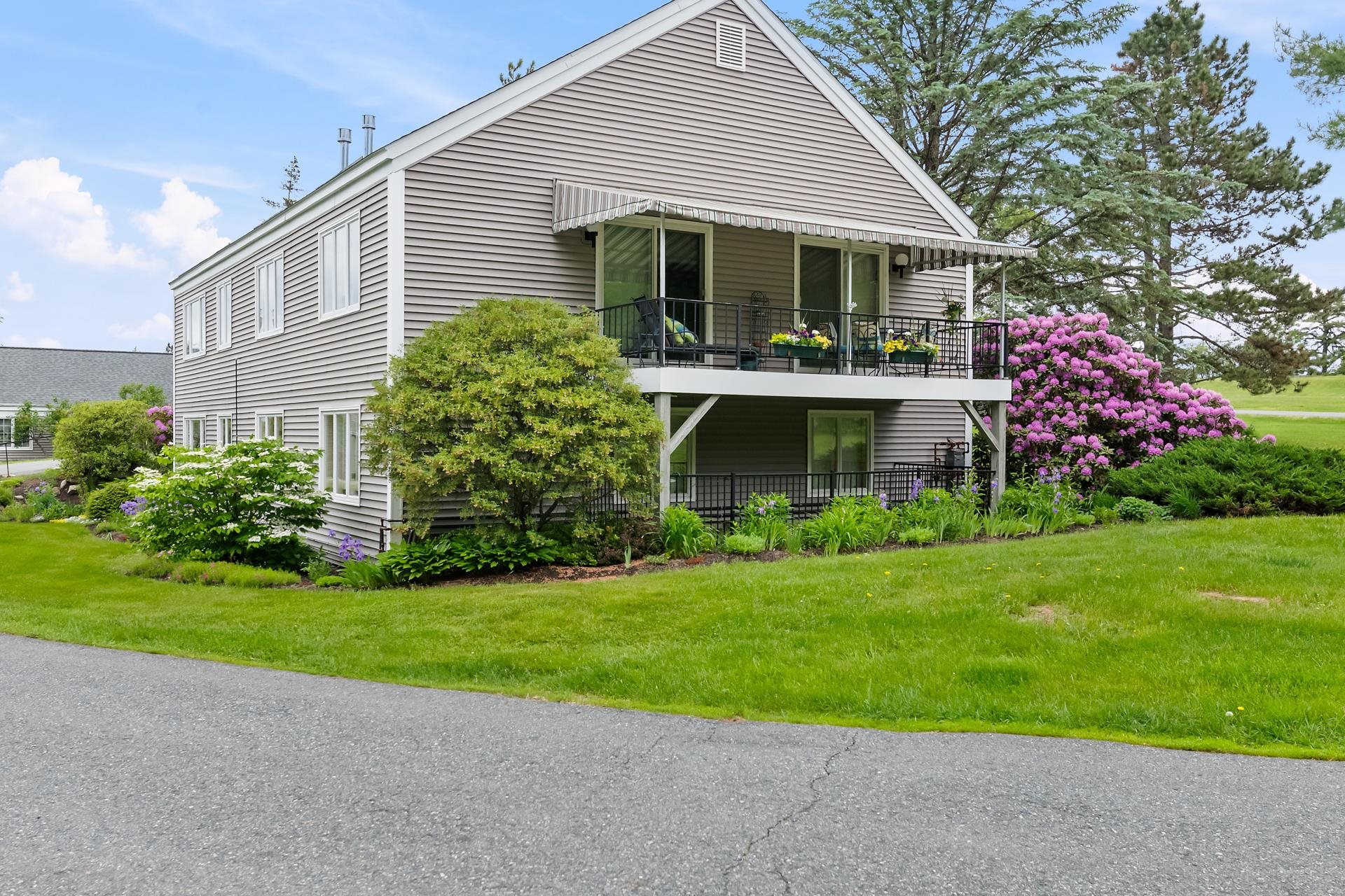 128 Hilltop Pl #128, New London, NH 03257