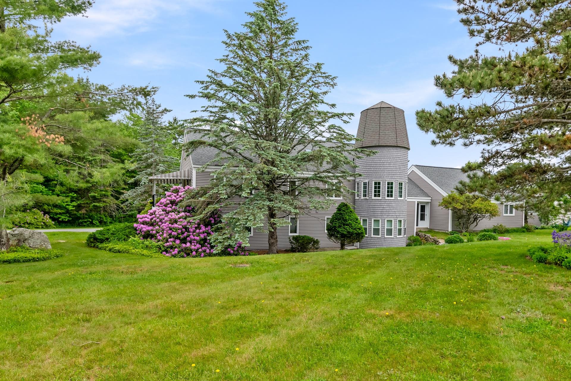 128 Hilltop Pl #128, New London, NH 03257