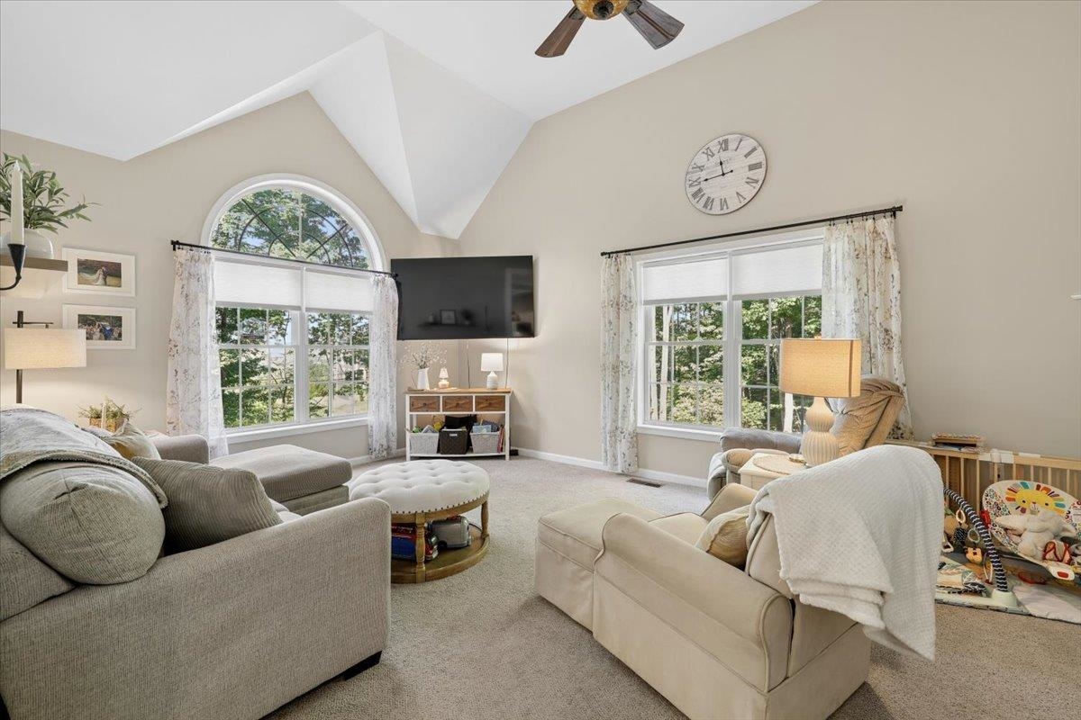 165 Governors Rd, Pittsfield, NH 03263
