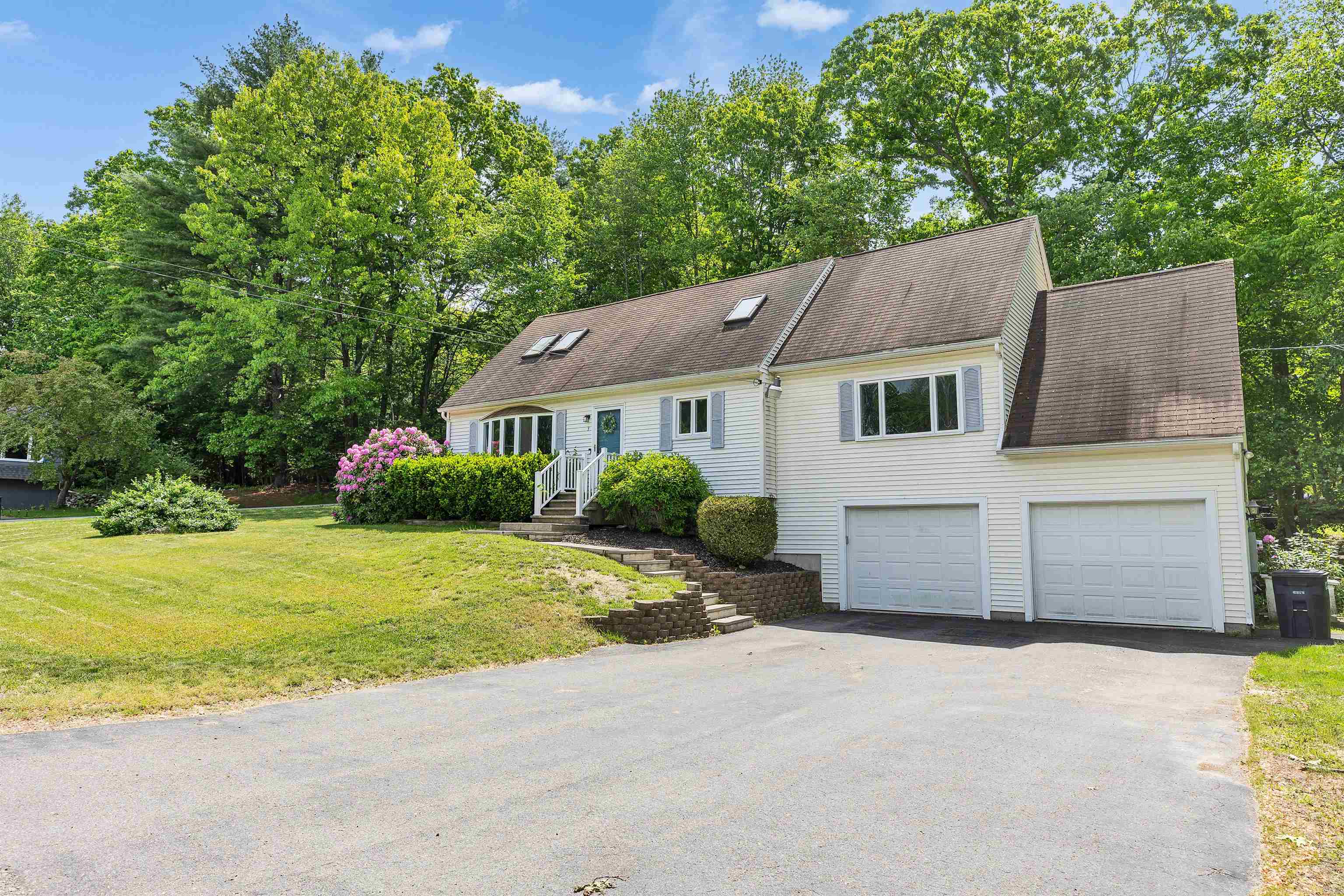 3 Paul Ave, Derry, NH 03038