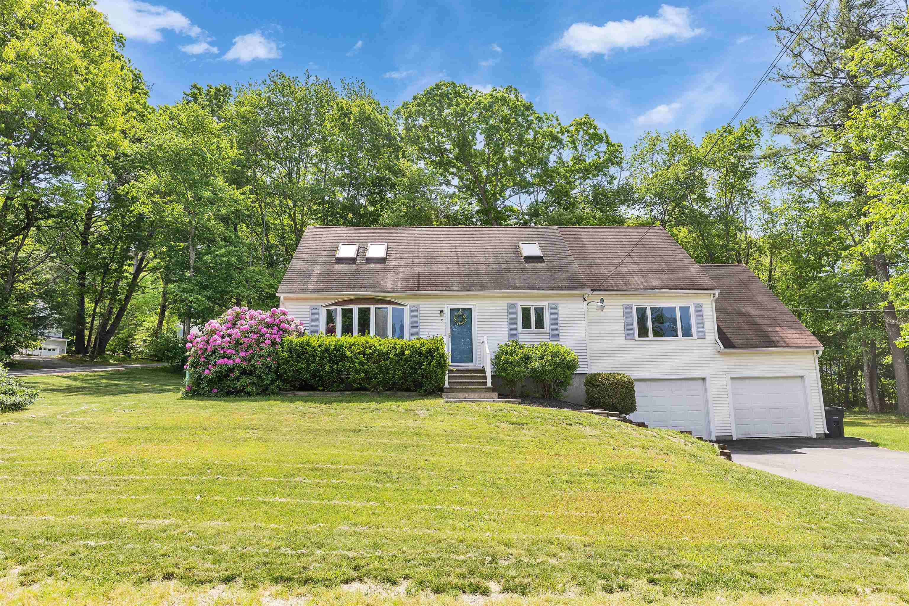 3 Paul Ave, Derry, NH 03038