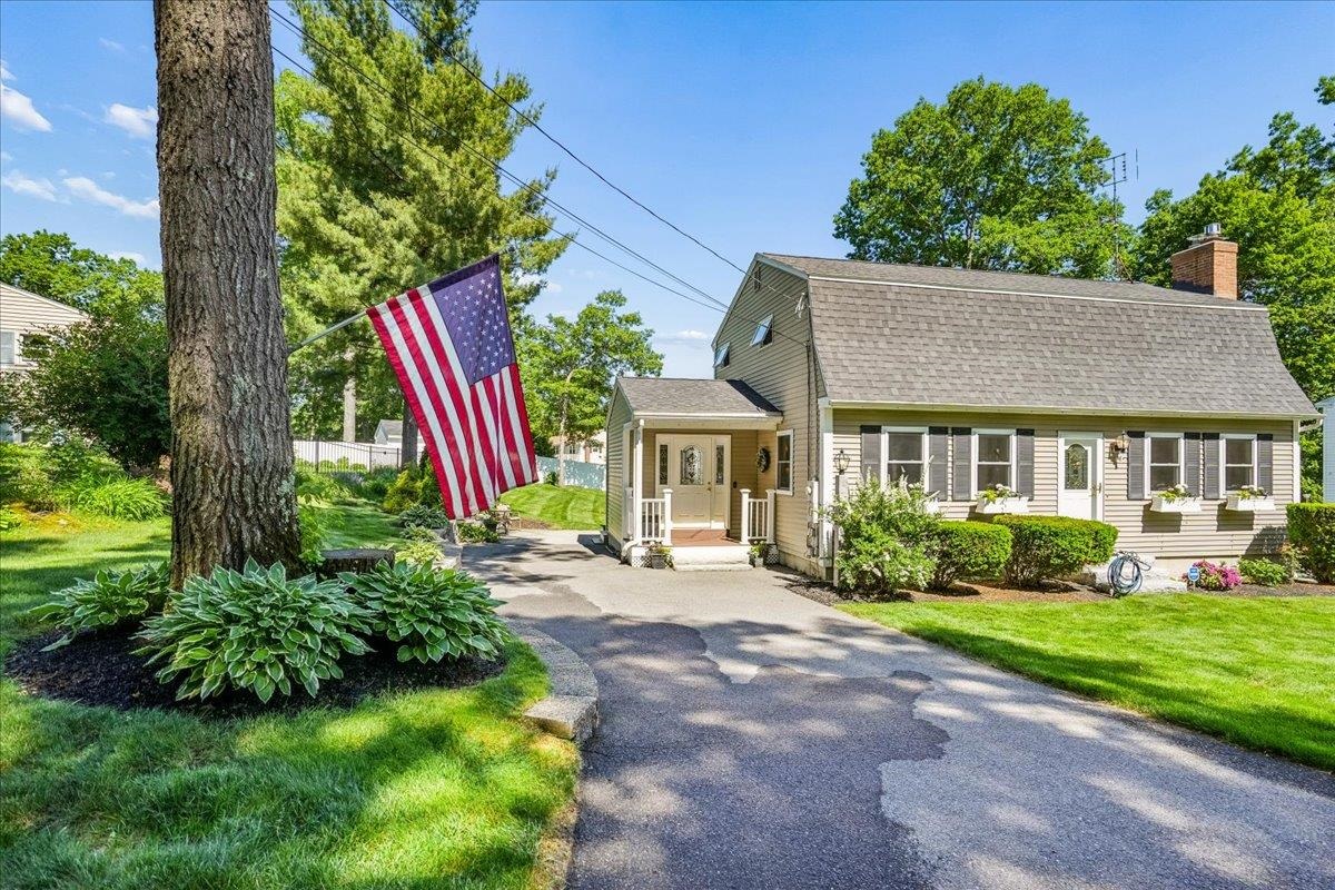Manchester NH&nbsp;Home for sale $$499,900 $285 per sq.ft.