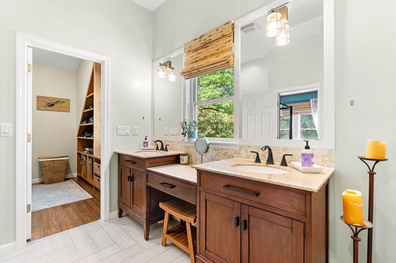 12 Doe Farm Ln, Newmarket, NH 03857