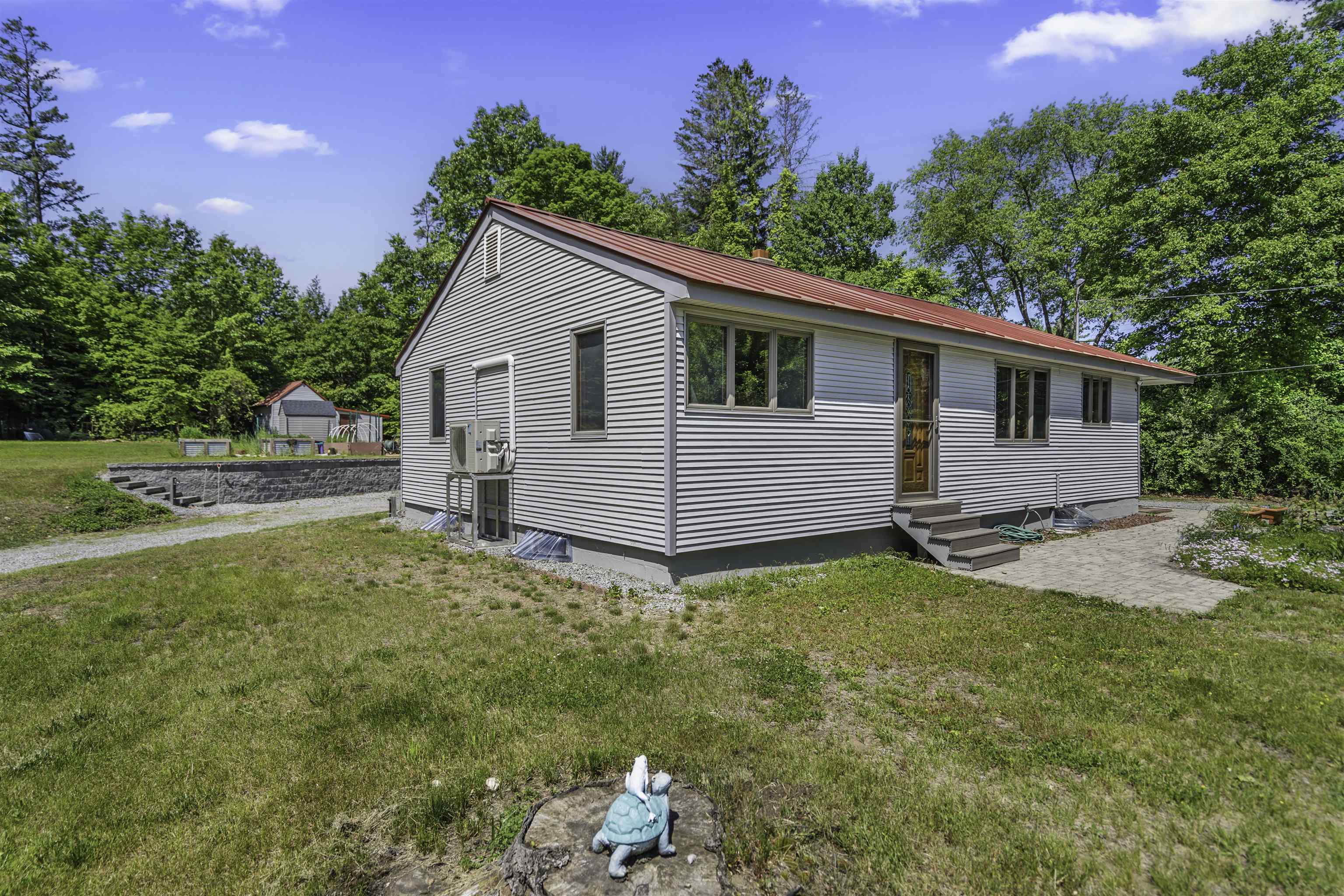 35 Tyler Rd, Hopkinton, NH 03229
