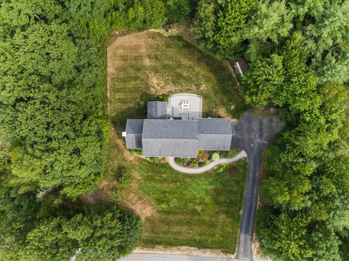 4 Dunnmoore Dr, Bow, NH 03304