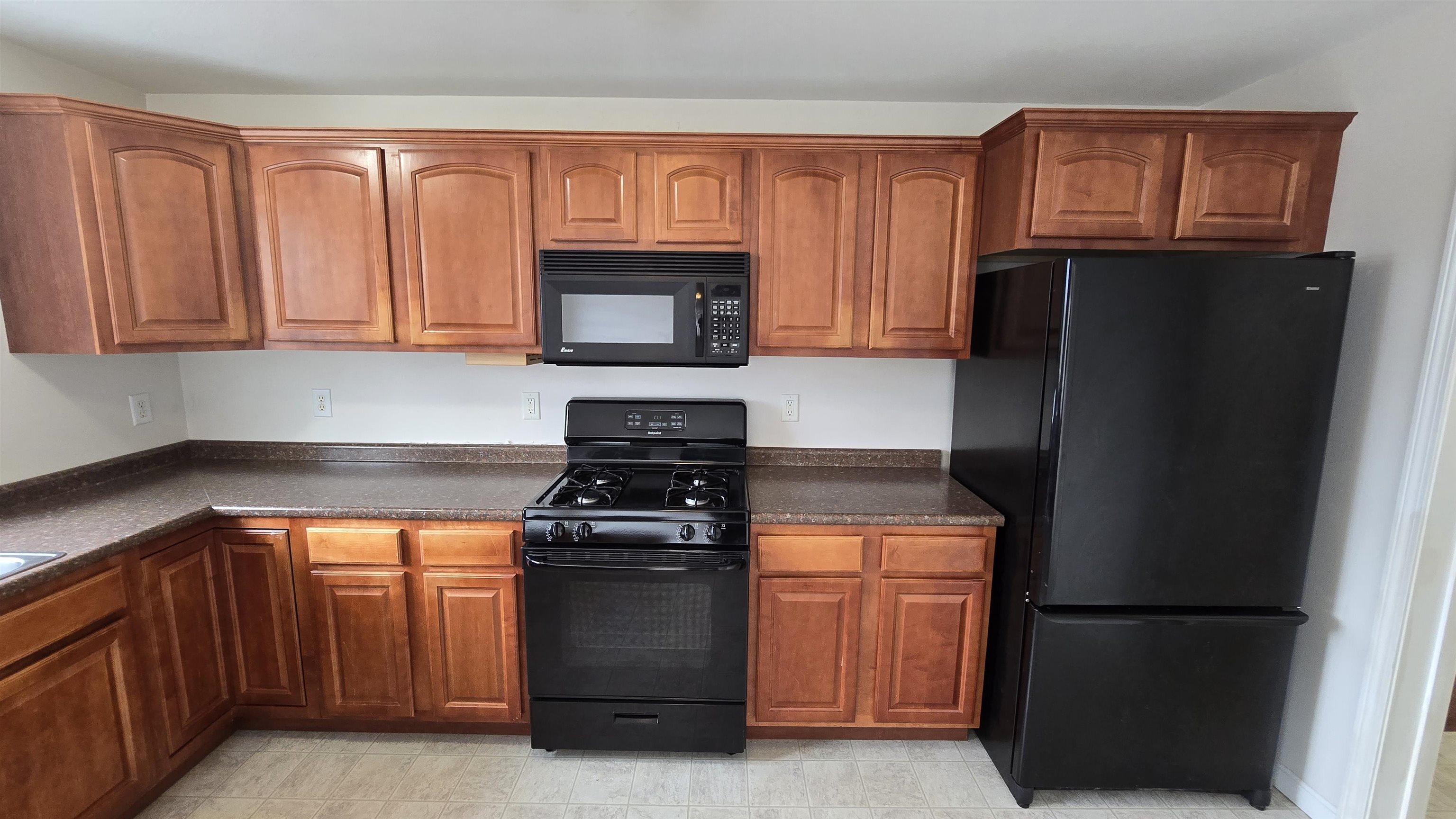 7 Charity Ct #B, Hudson, NH 03051