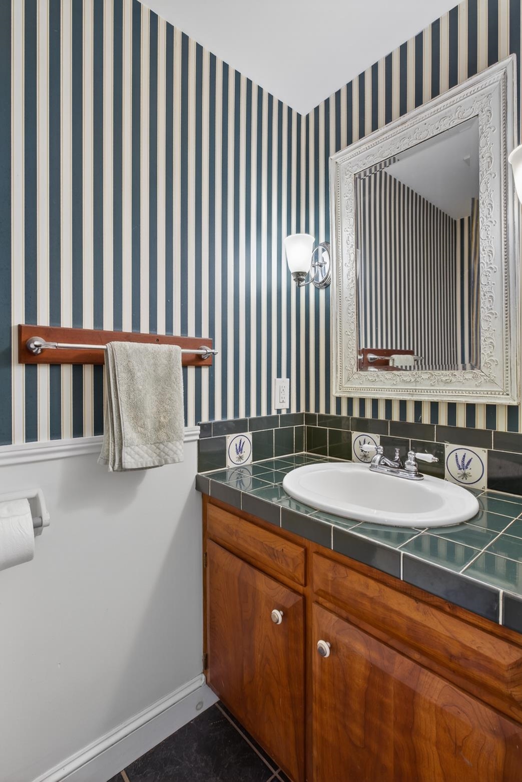 17 Forest Rd, Hancock, NH 03449