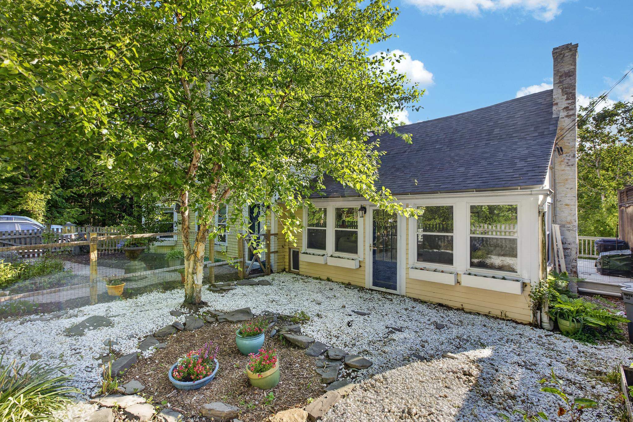 17 Forest Rd, Hancock, NH 03449