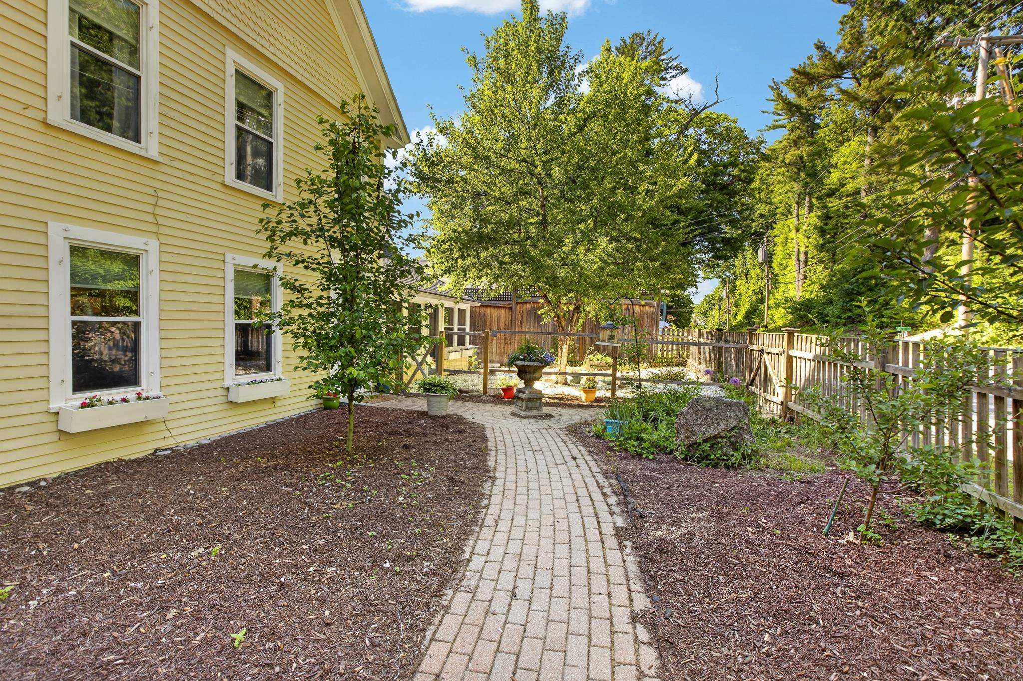 17 Forest Rd, Hancock, NH 03449