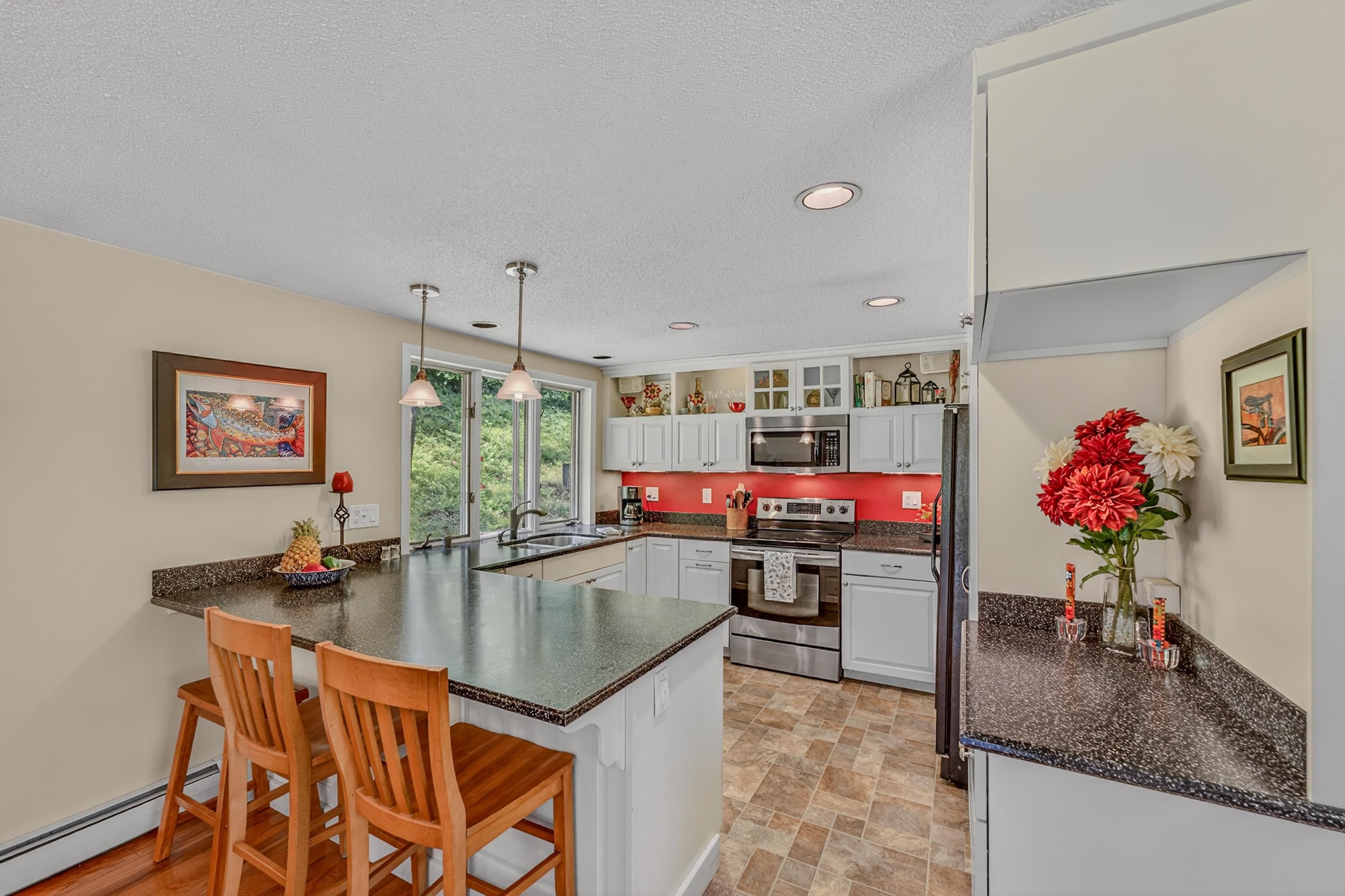 into the kitchen 25505398