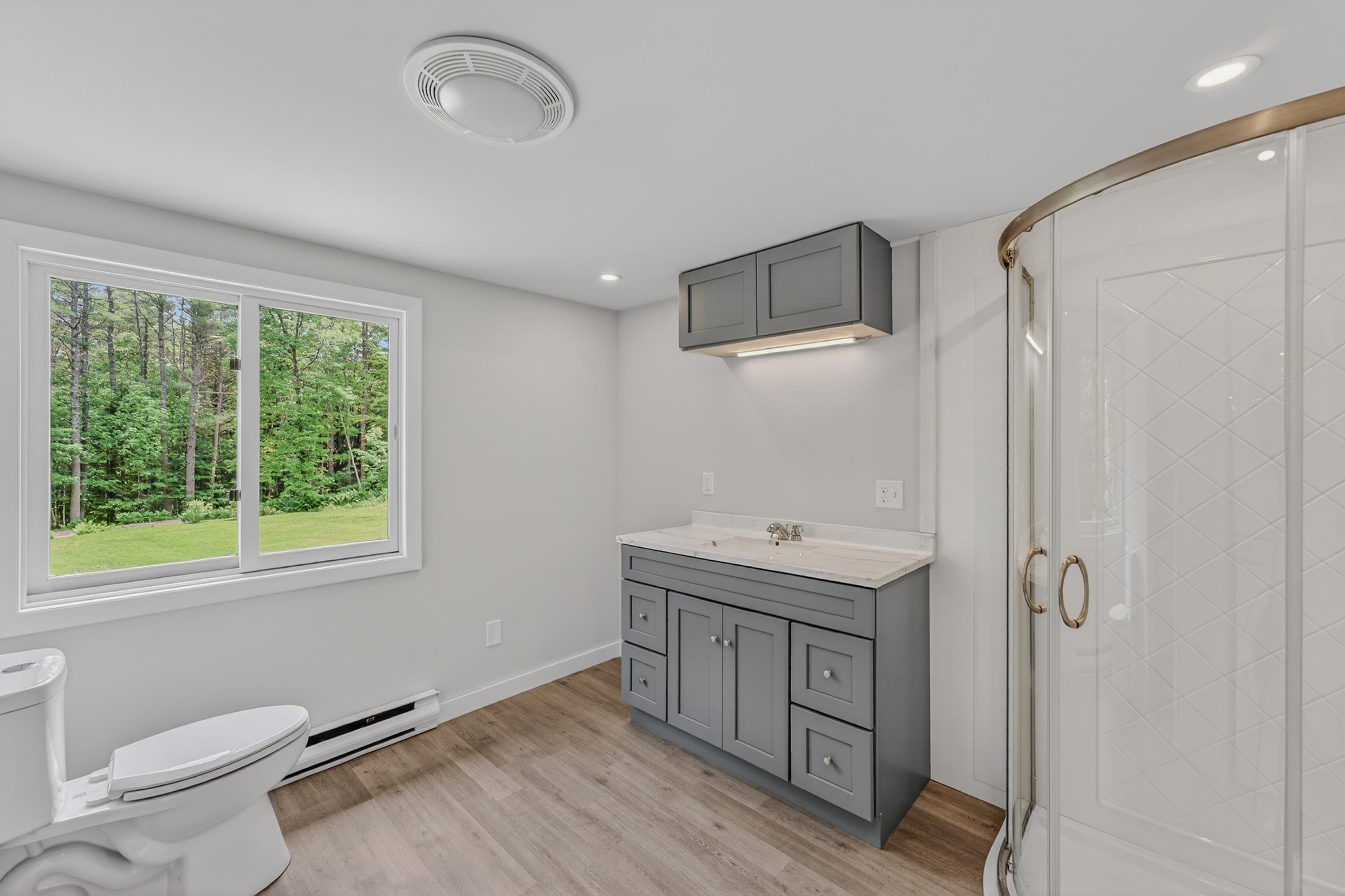 Bath 25505435