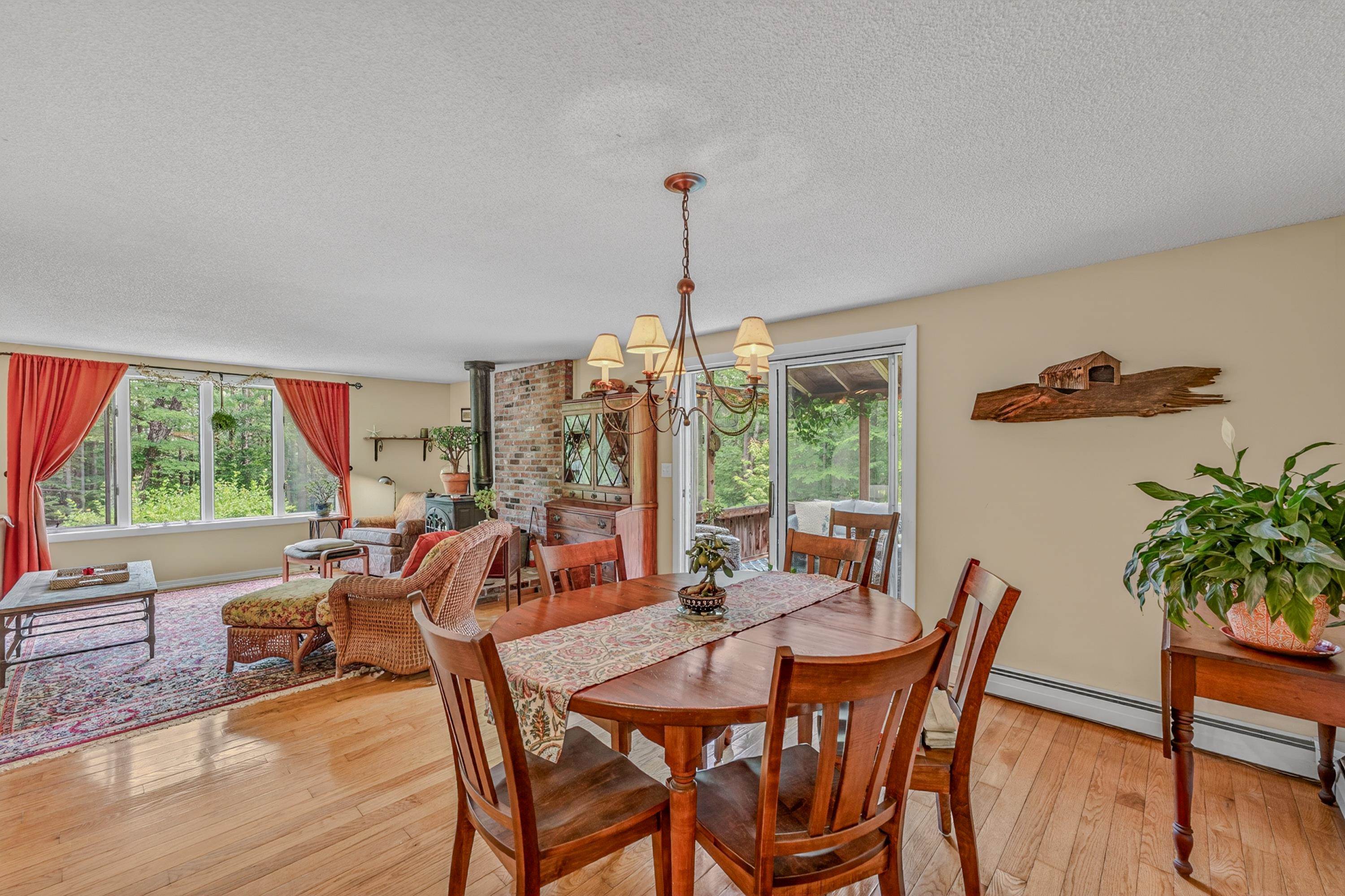 dining to living 25505395