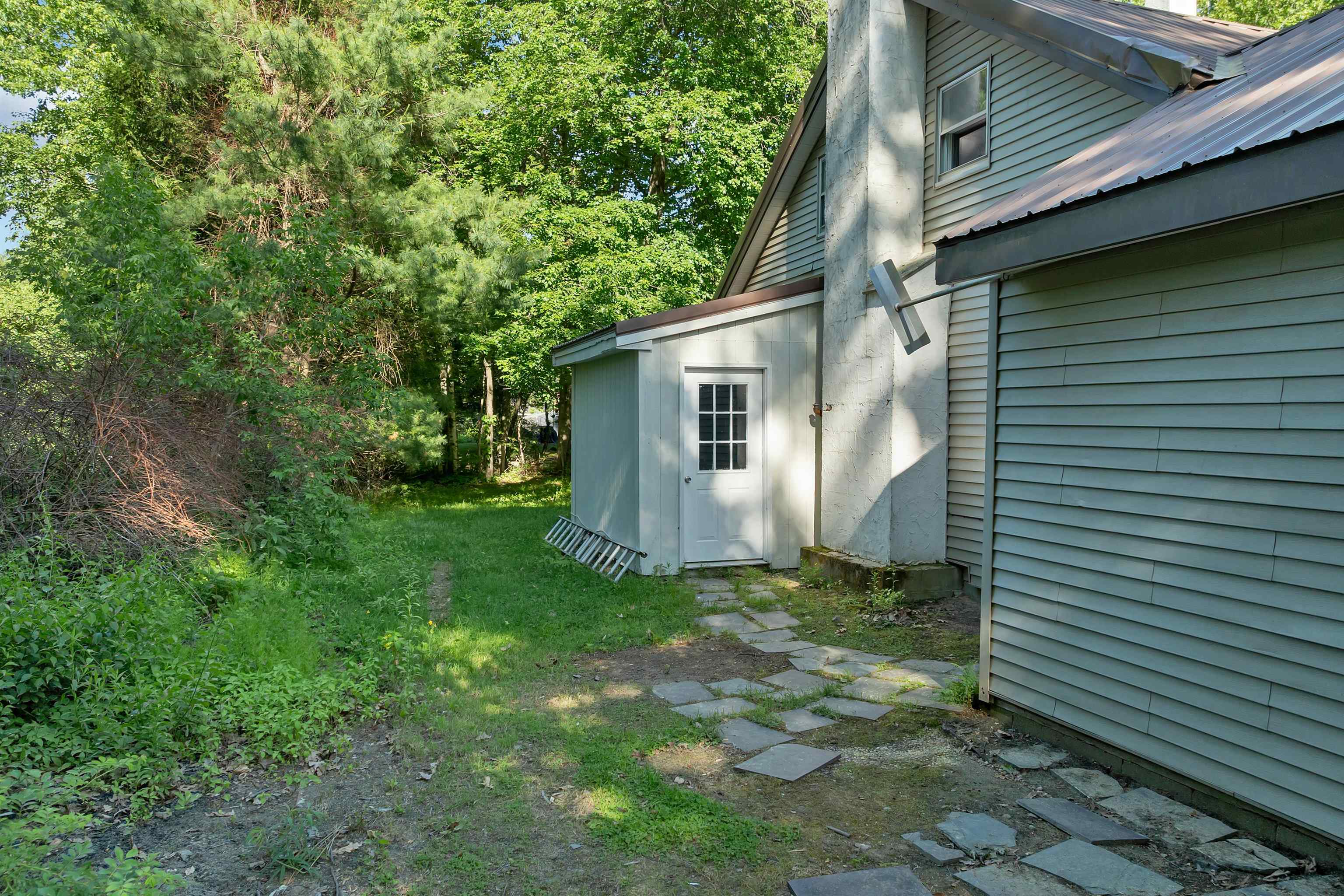 3 Carter Rd, Merrimack, NH 03054