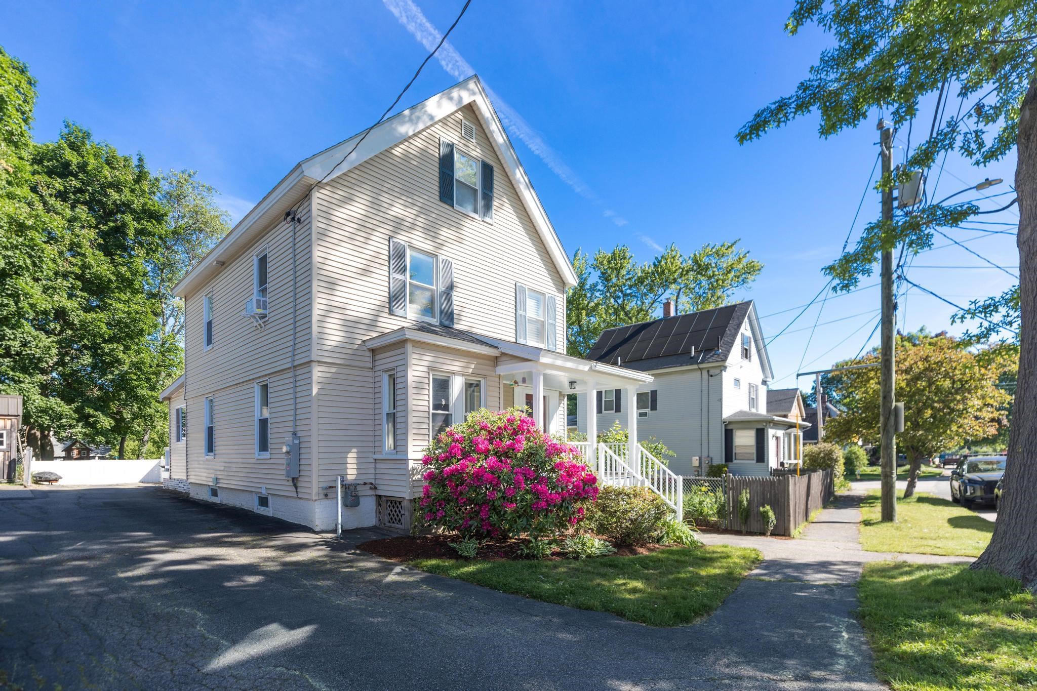 306 Thornton St, Portsmouth, NH 03801