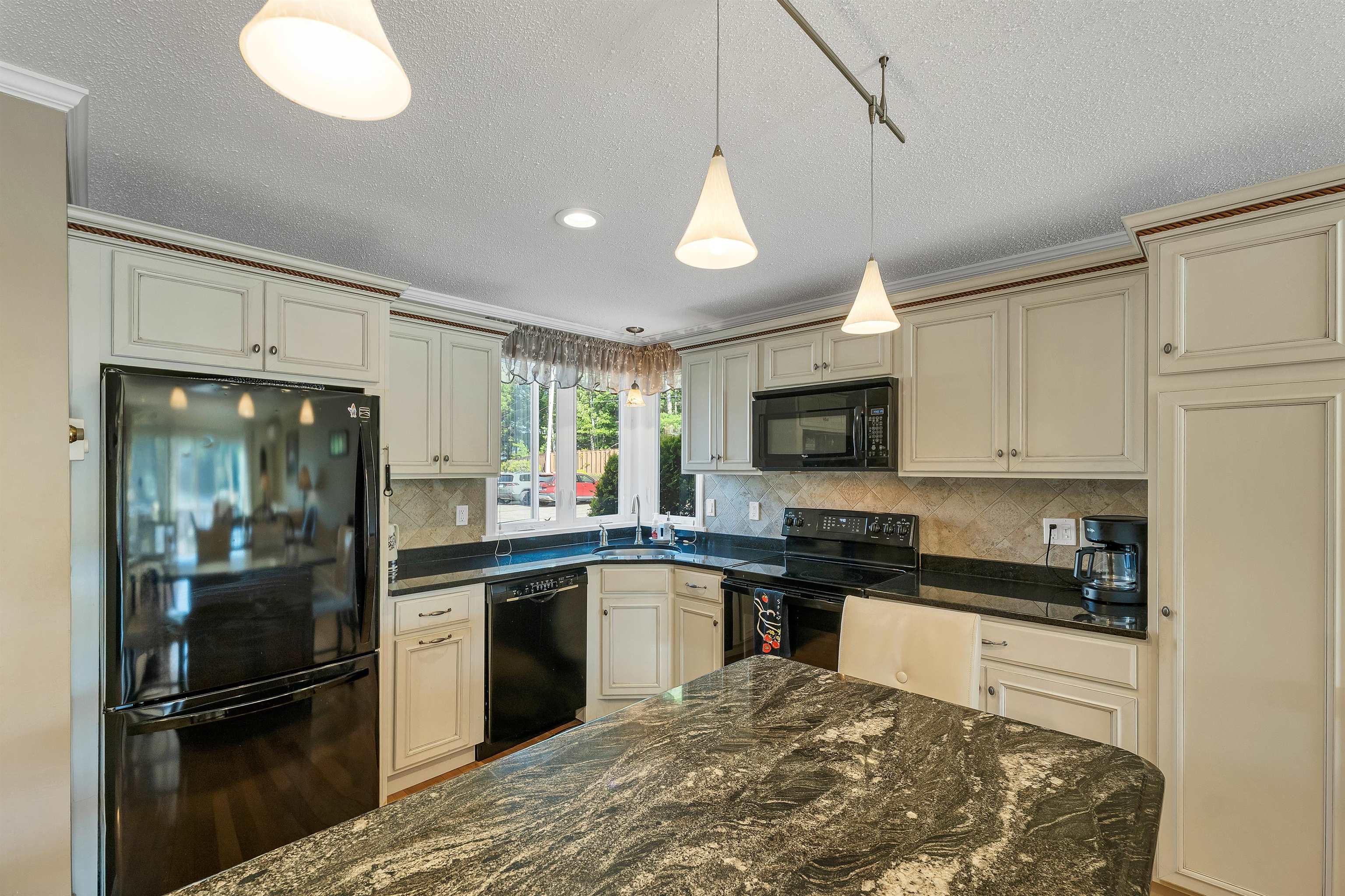 50 Patch Pond Rd #14, Ossipee, NH 03814